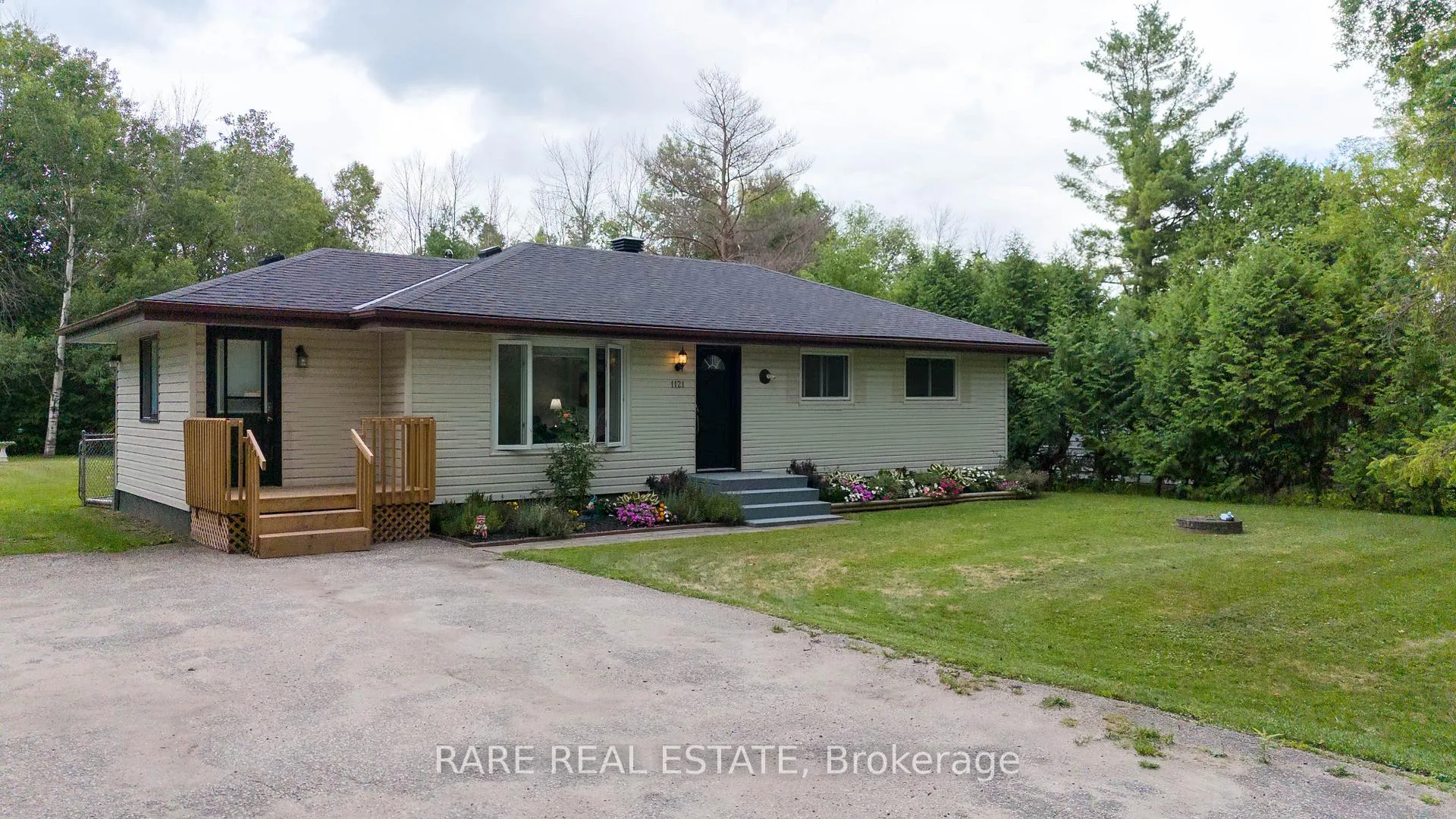 Photo 4 of 1121 Ferrier Avenue, Innisfil, Lefroy — HOMEH