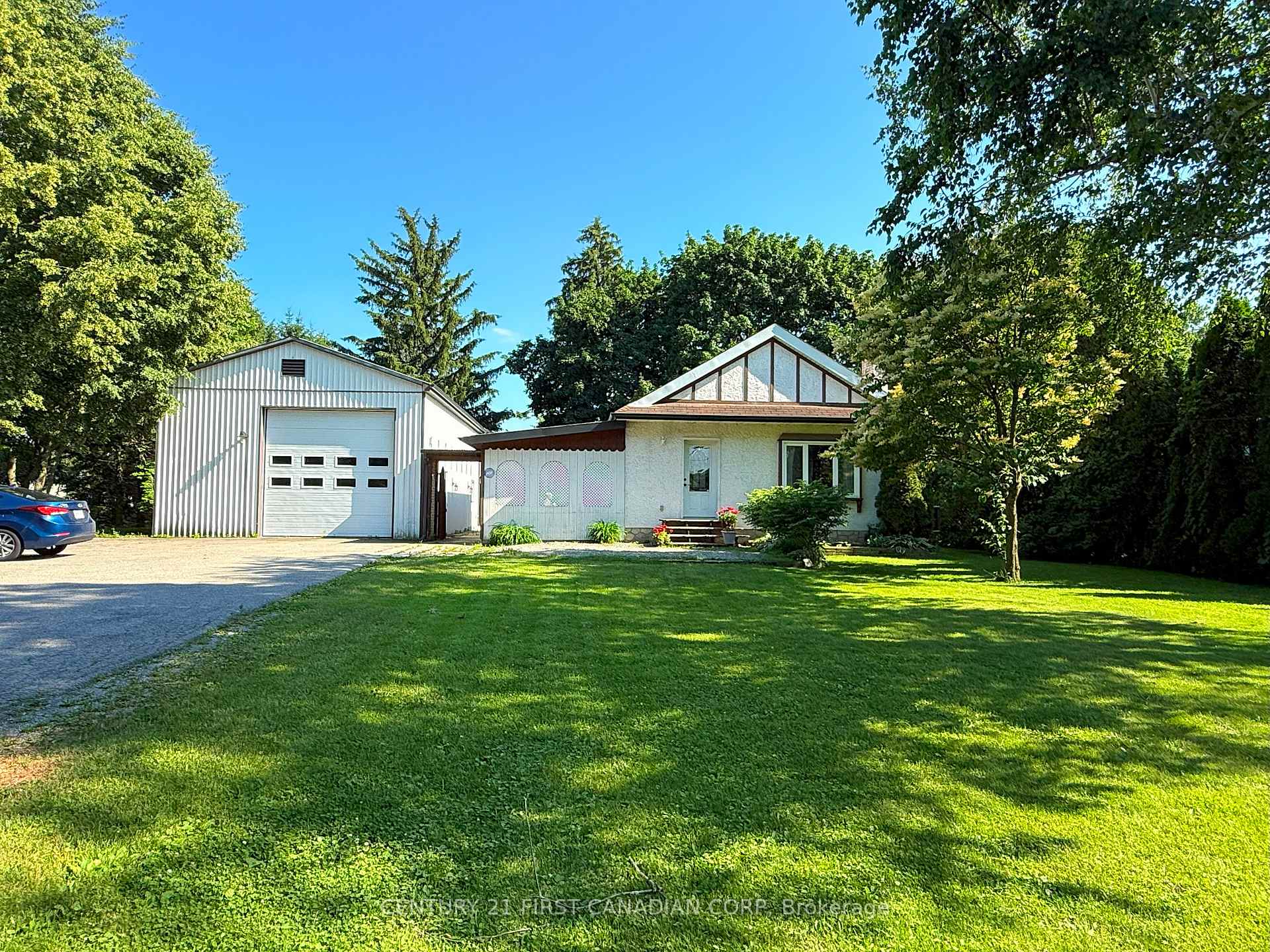Photo 1 of 205 King Edward Street, Brant, Paris — HOMEH