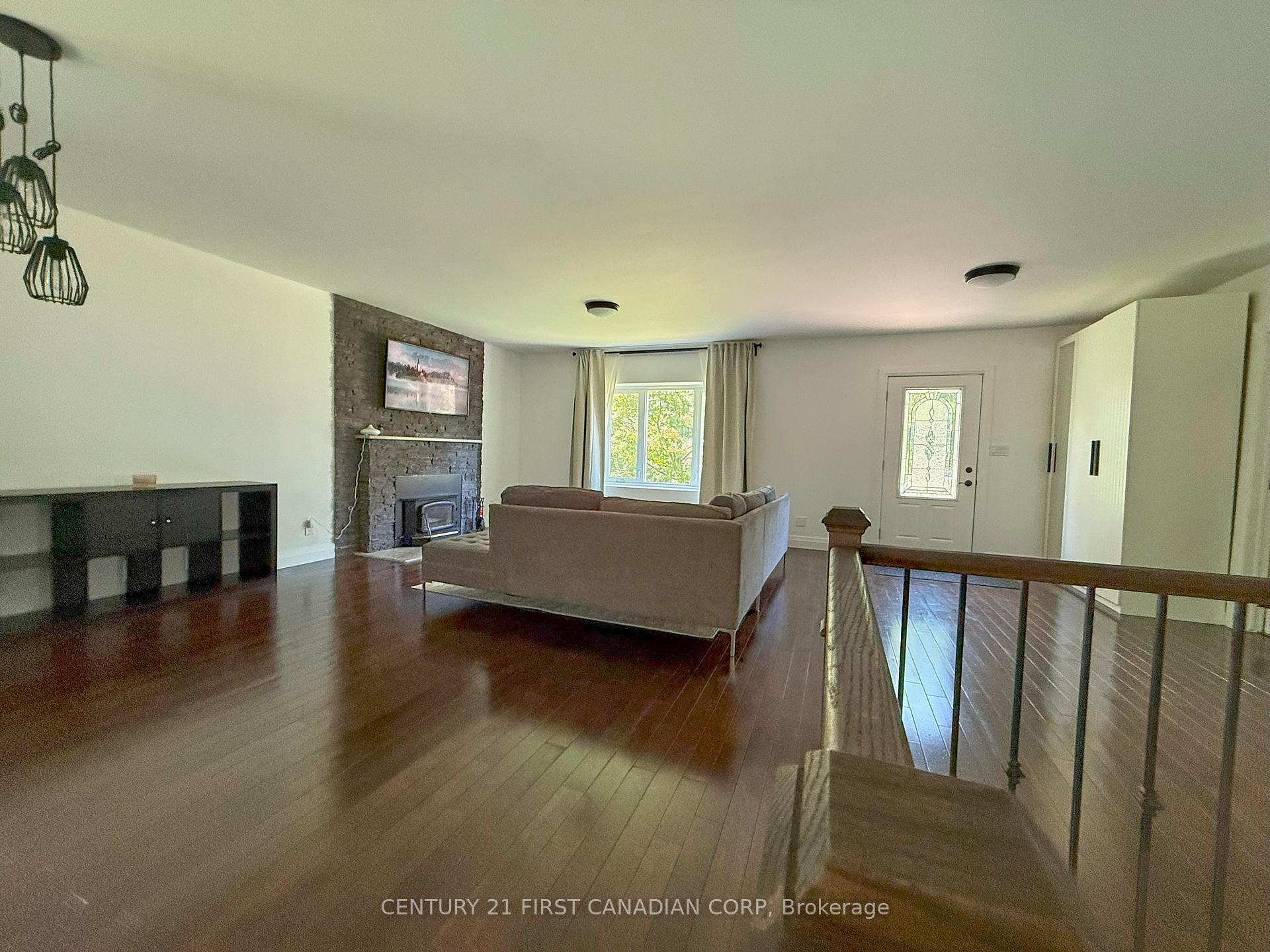 Photo 7 of 205 King Edward Street, Brant, Paris — HOMEH