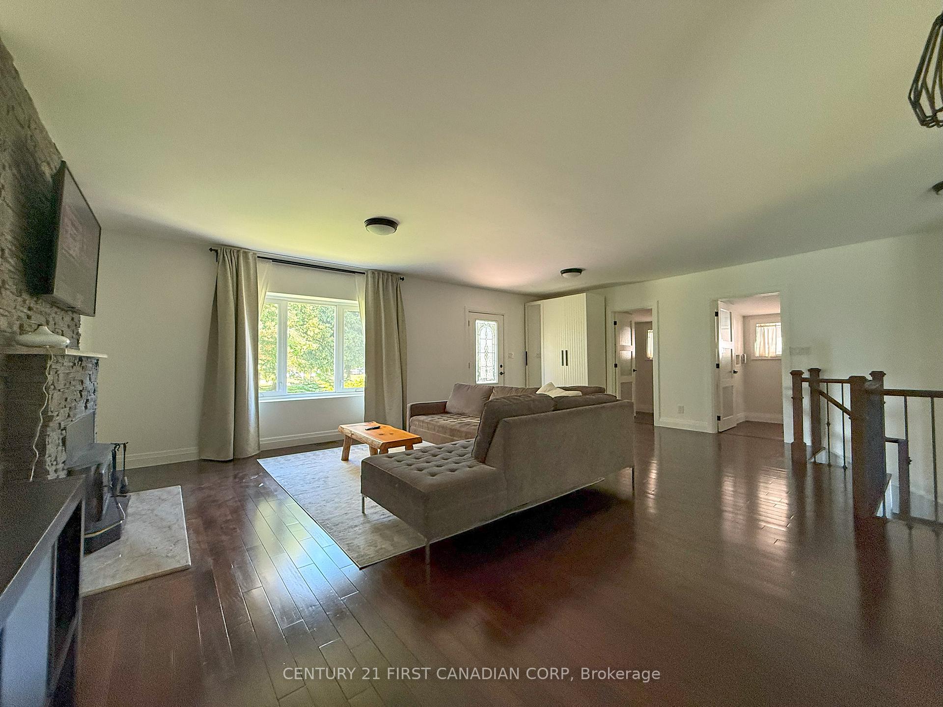 Photo 9 of 205 King Edward Street, Brant, Paris — HOMEH