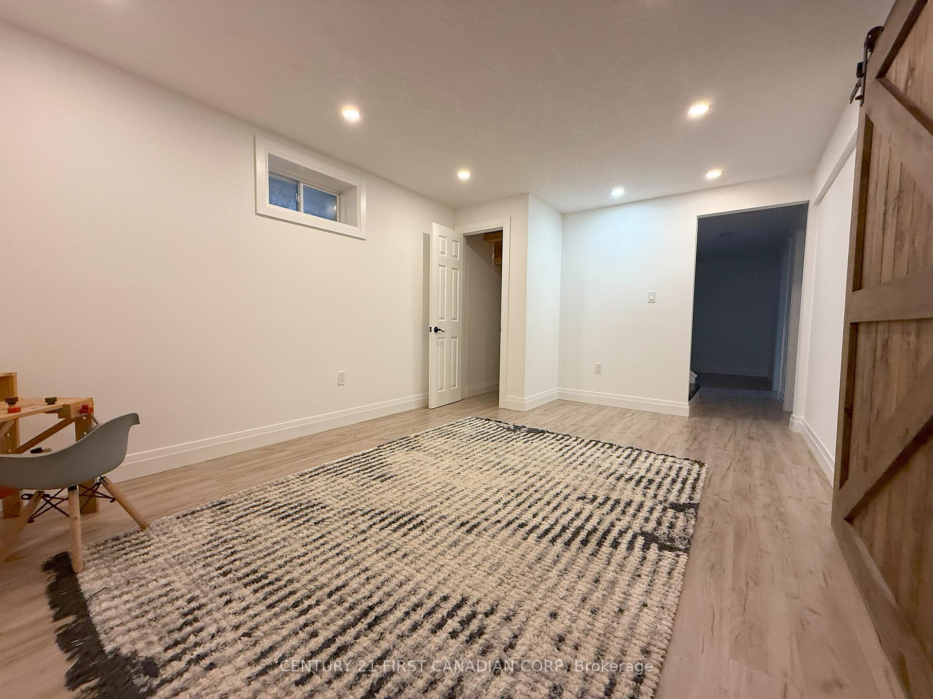 Photo 11 of 205 King Edward Street, Brant, Paris — HOMEH