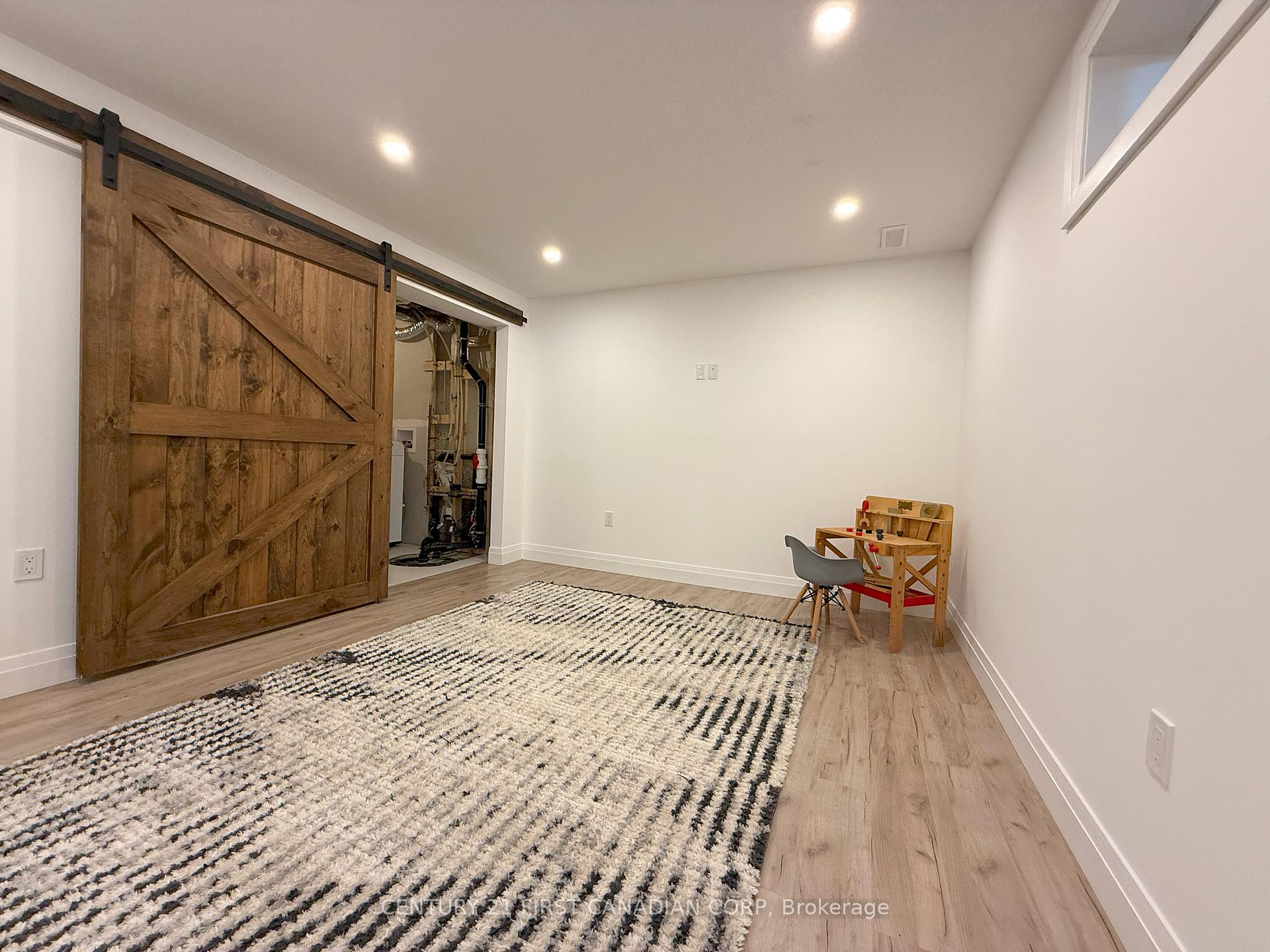 Photo 15 of 205 King Edward Street, Brant, Paris — HOMEH