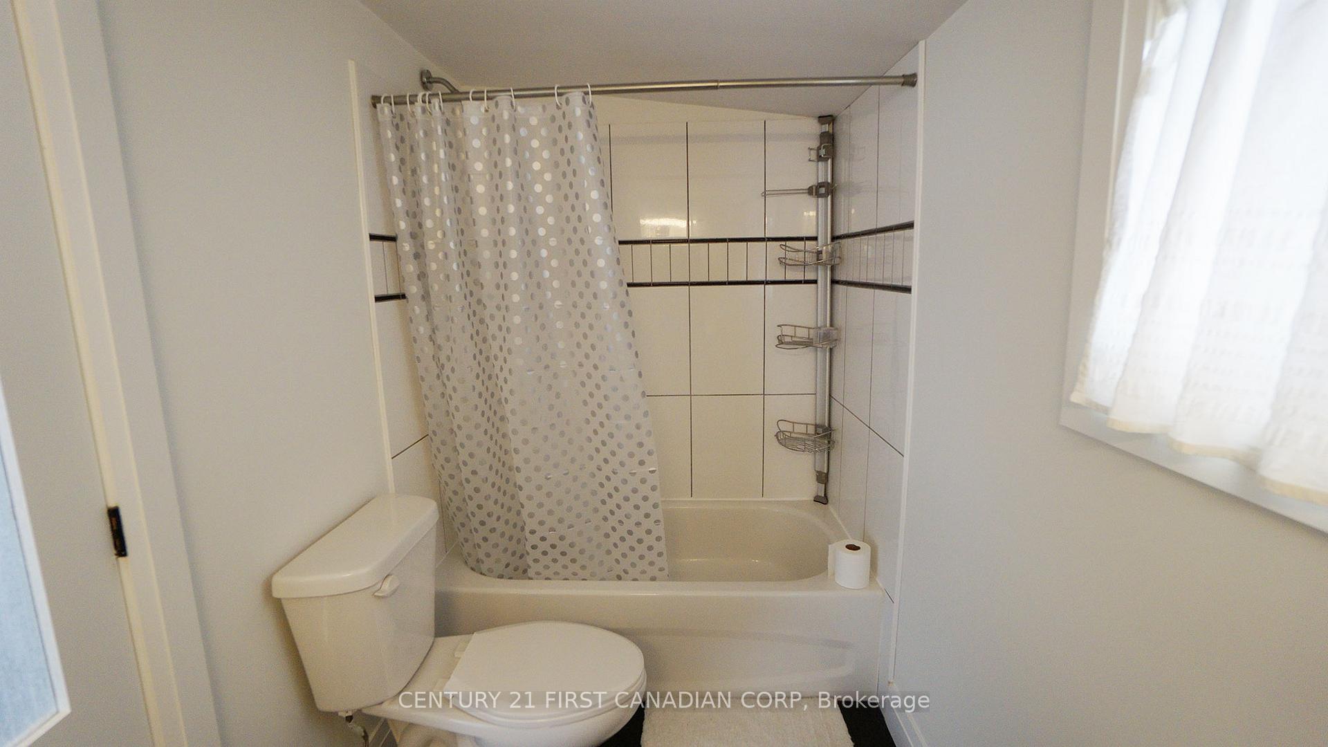 Photo 16 of 205 King Edward Street, Brant, Paris — HOMEH
