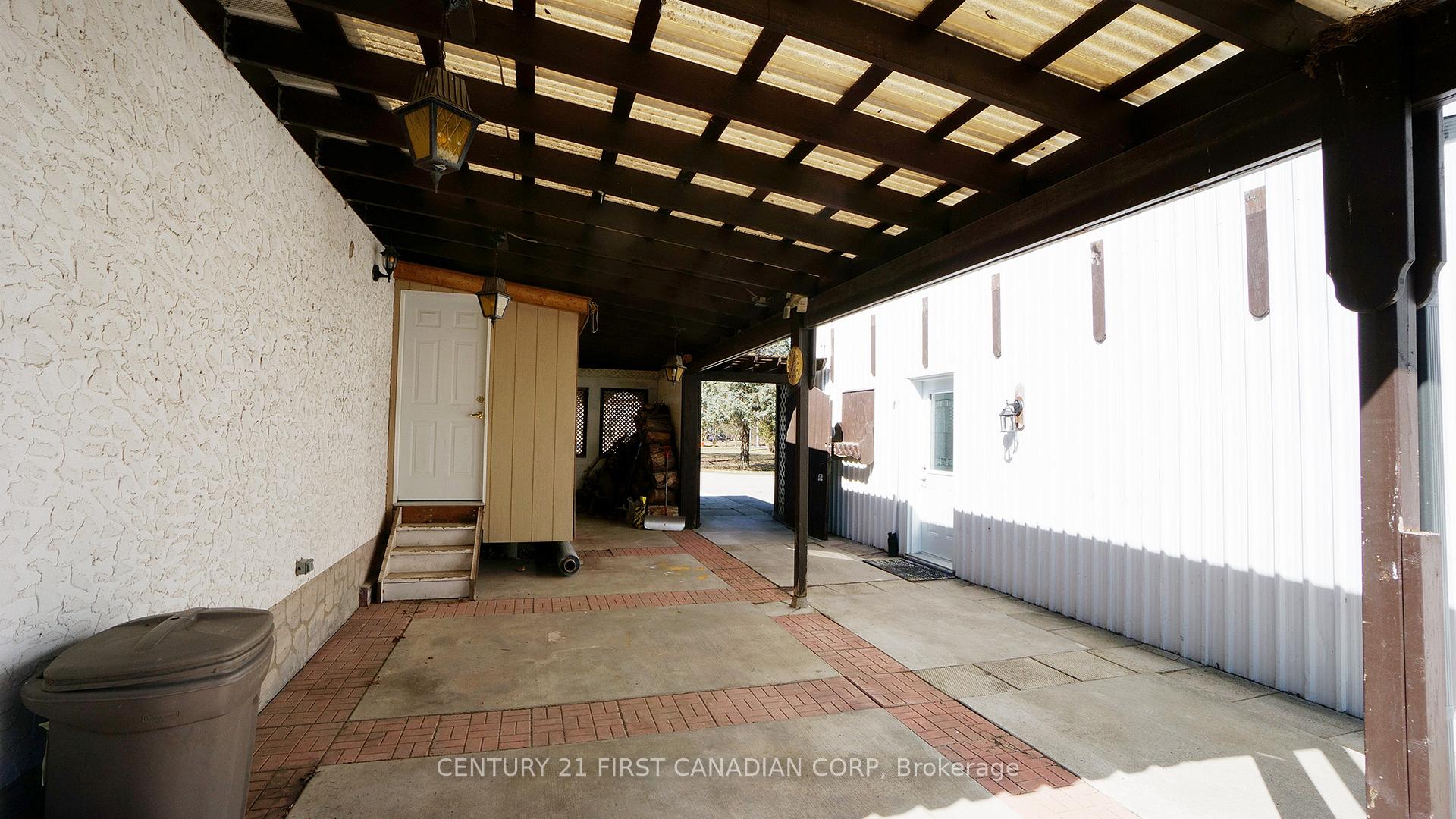 Photo 20 of 205 King Edward Street, Brant, Paris — HOMEH