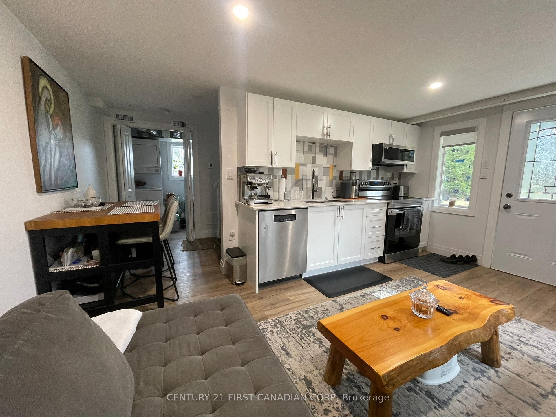 Photo 27 of 205 King Edward Street, Brant, Paris — HOMEH