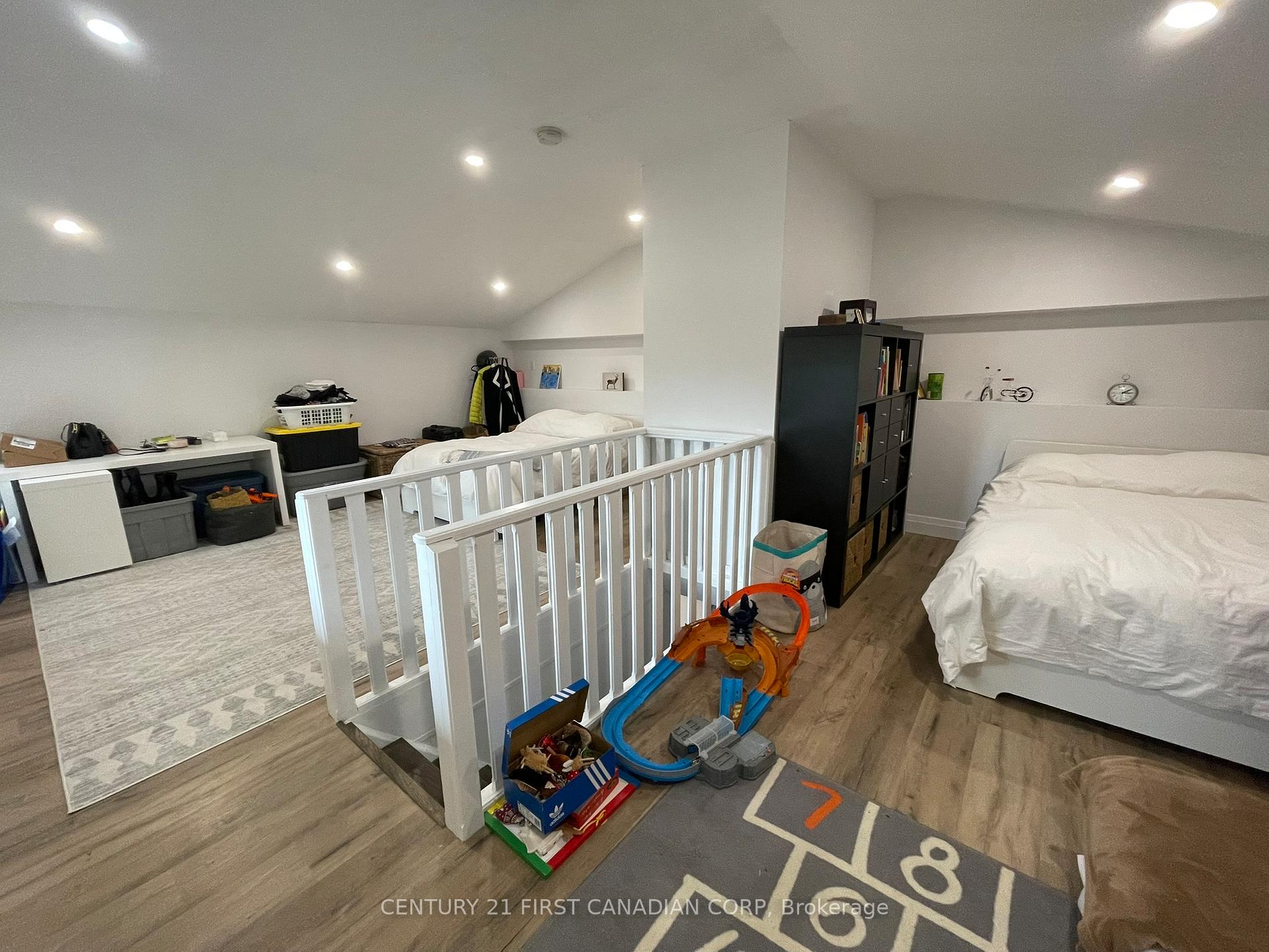 Photo 31 of 205 King Edward Street, Brant, Paris — HOMEH