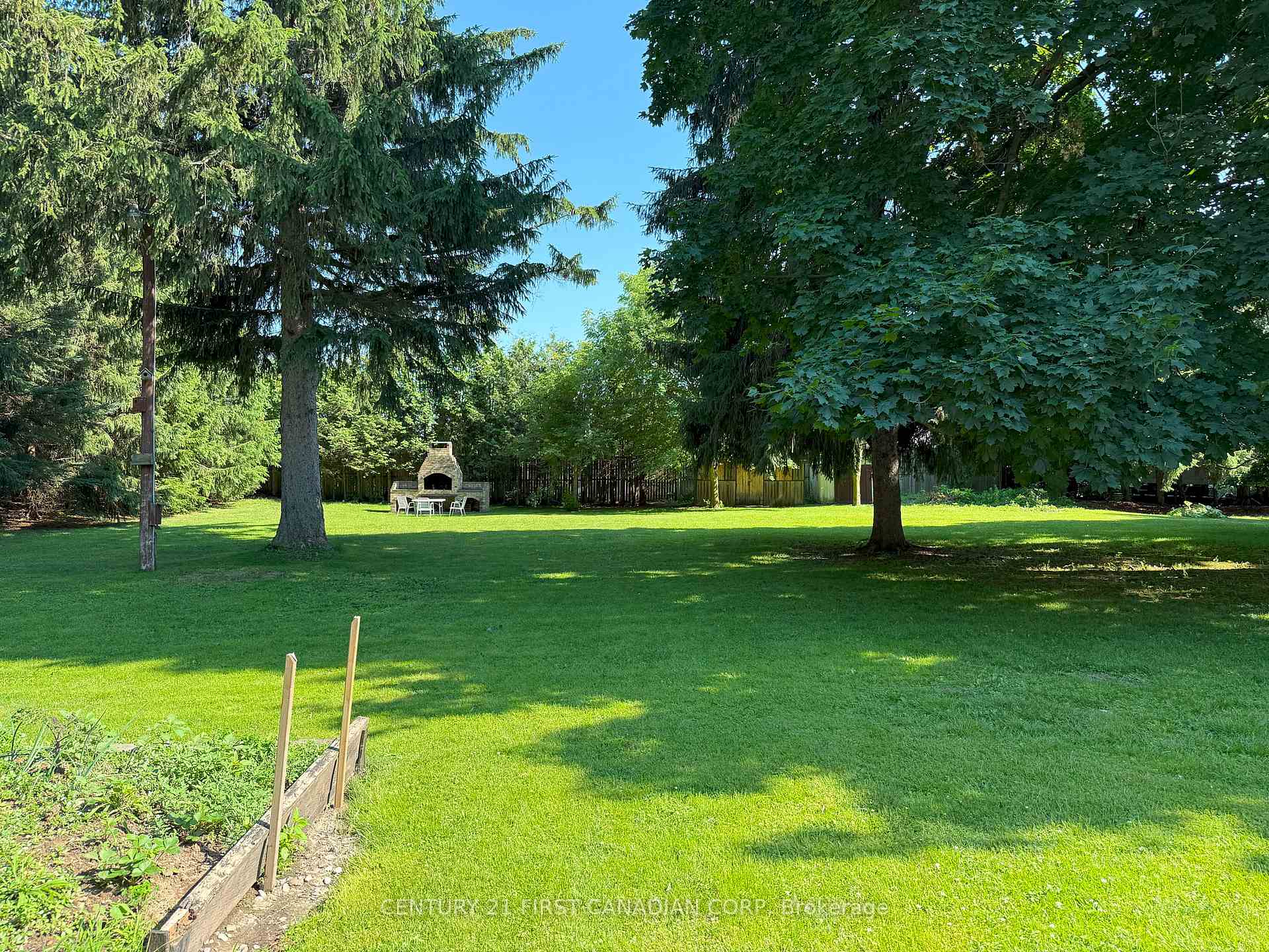 Photo 41 of 205 King Edward Street, Brant, Paris — HOMEH