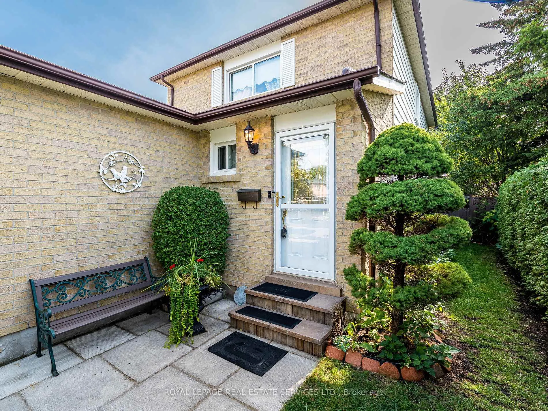 Photo 2 of 77 Martindale Crescent, Brampton, Brampton West — HOMEH