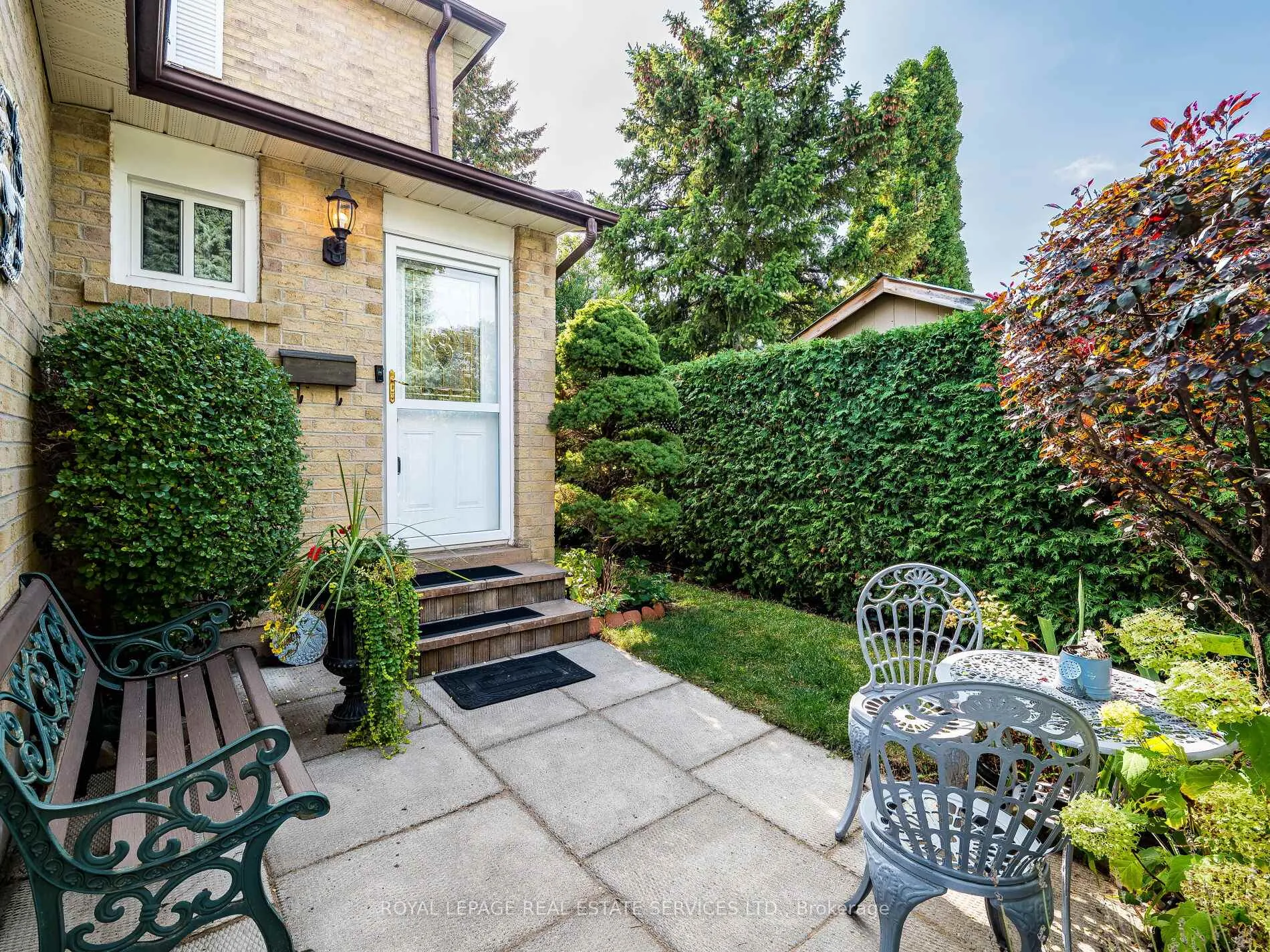 Photo 3 of 77 Martindale Crescent, Brampton, Brampton West — HOMEH
