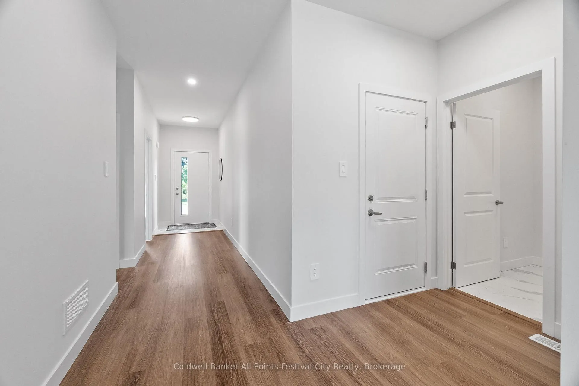 Photo 12 of 171 Elgin Avenue, Goderich, Goderich (Town) — HOMEH