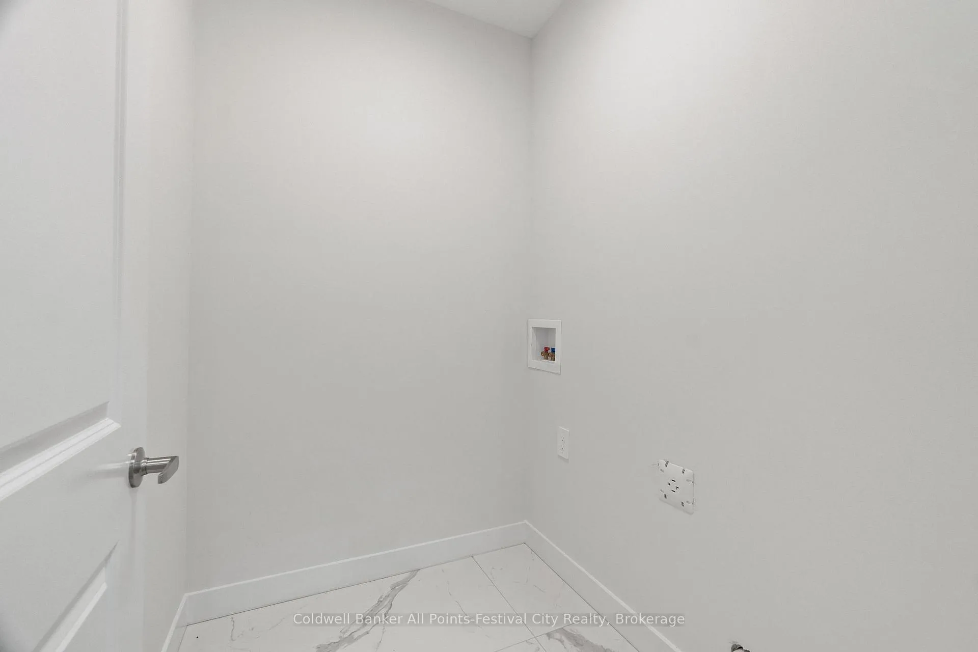 Photo 13 of 171 Elgin Avenue, Goderich, Goderich (Town) — HOMEH
