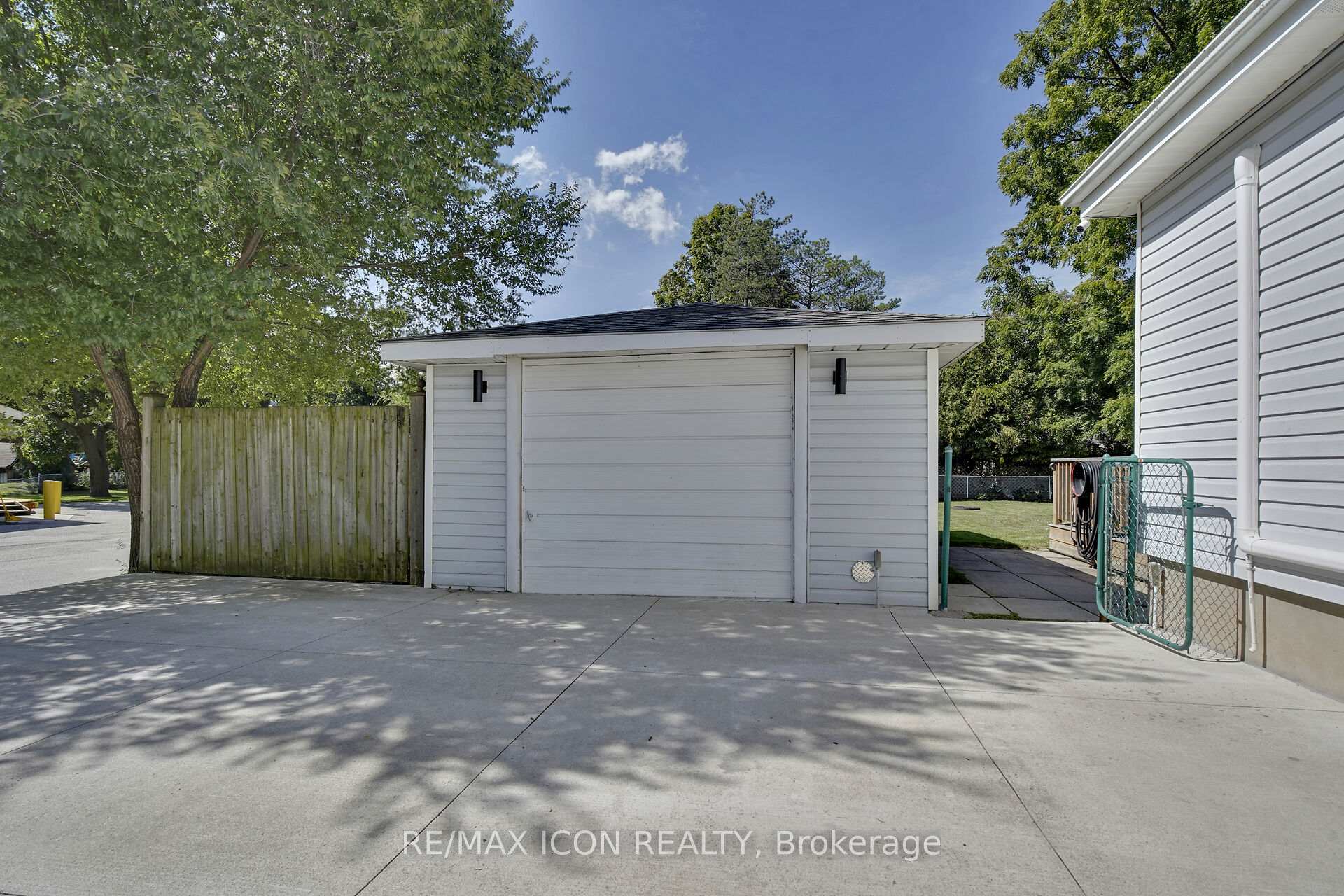 Photo 3 of 14113 Belmont Road, Central Elgin, Belmont — HOMEH
