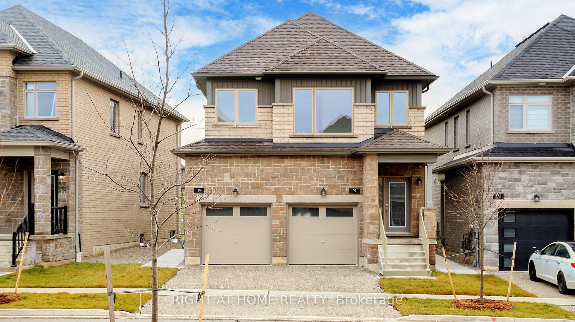 Photo 1 of 19 Barnyard Trail, Barrie, Rural Barrie Southeast — HOMEH