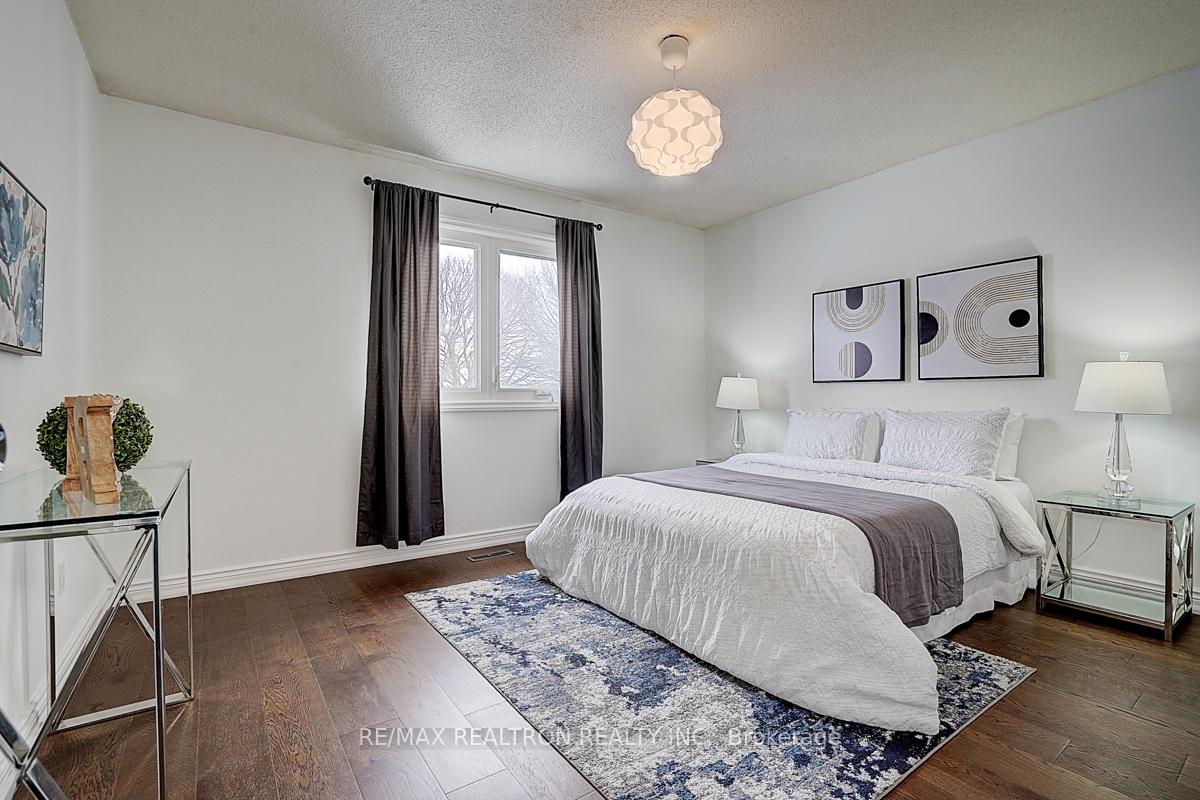Photo 22 of 44 Golf Links Drive, Aurora, Aurora Highlands — HOMEH