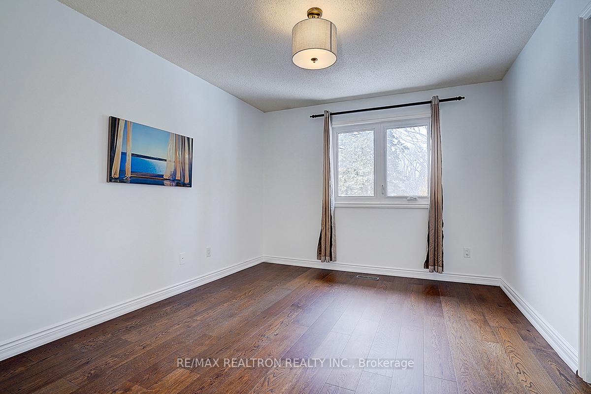 Photo 31 of 44 Golf Links Drive, Aurora, Aurora Highlands — HOMEH