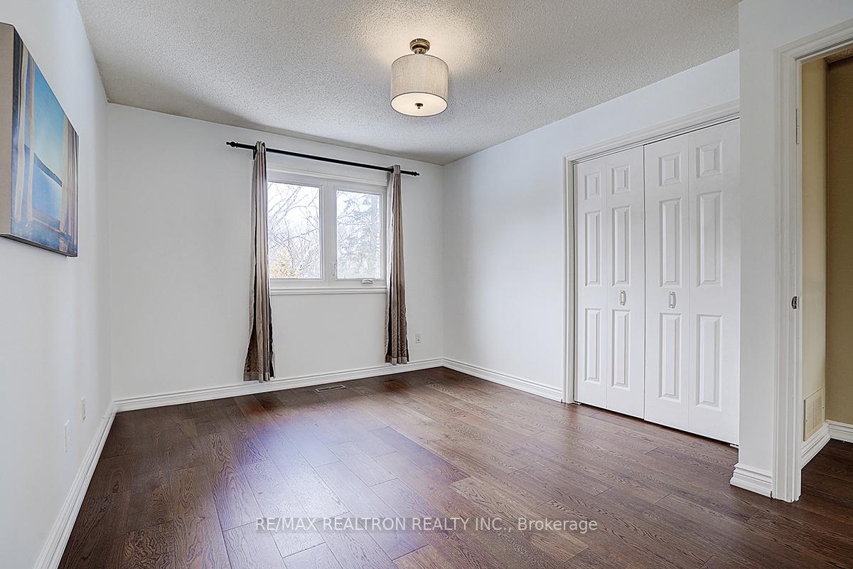 Photo 23 of 44 Golf Links Drive, Aurora, Aurora Highlands — HOMEH
