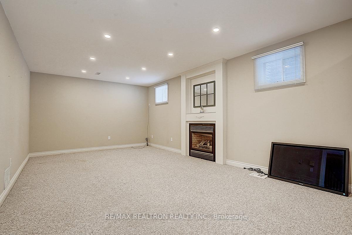 Photo 27 of 44 Golf Links Drive, Aurora, Aurora Highlands — HOMEH