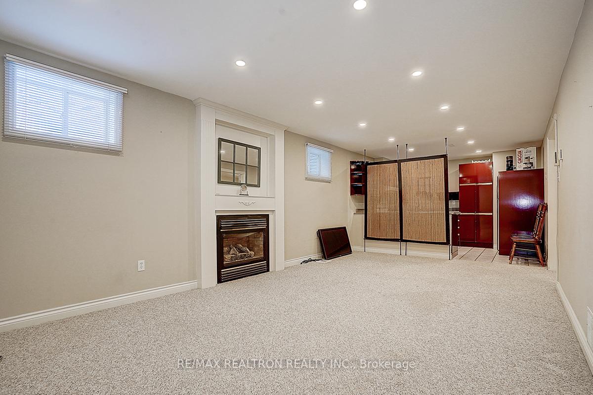 Photo 28 of 44 Golf Links Drive, Aurora, Aurora Highlands — HOMEH