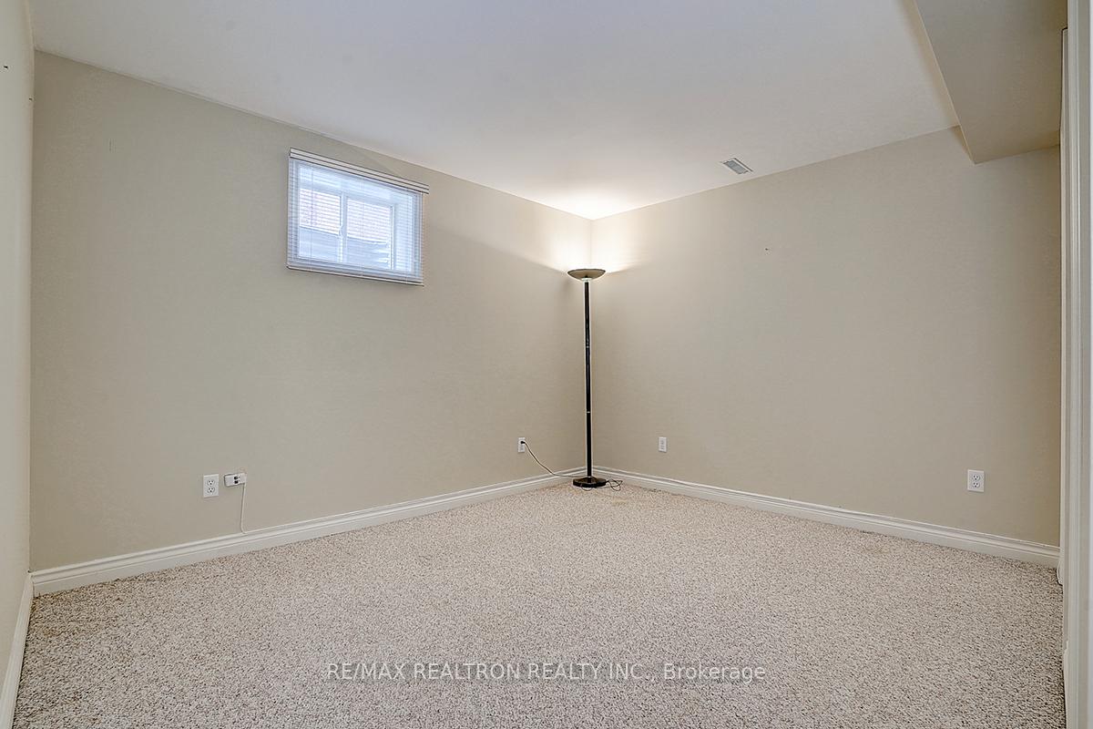 Photo 30 of 44 Golf Links Drive, Aurora, Aurora Highlands — HOMEH