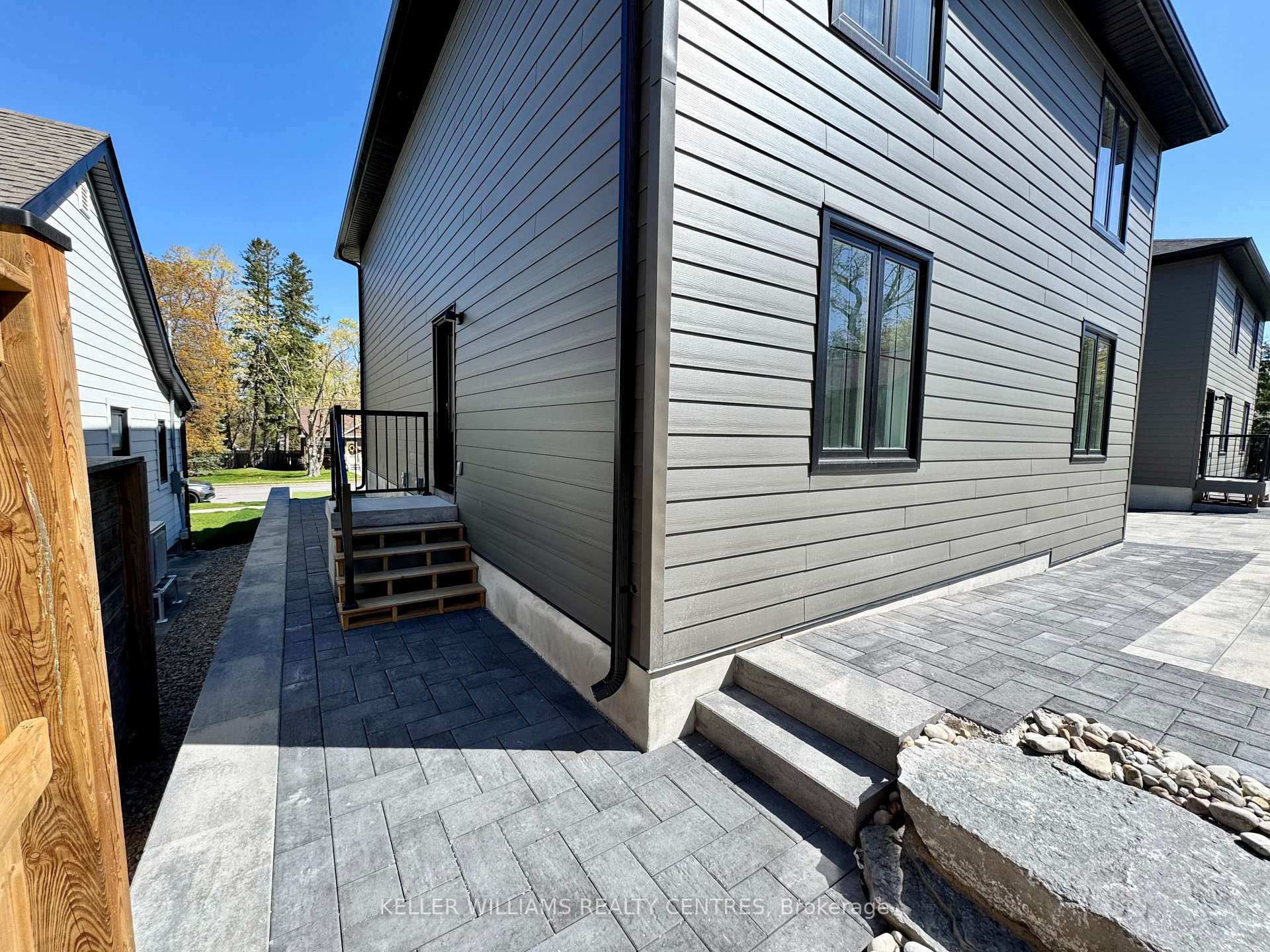 Photo 18 of Unit Upper, 63 Holgate Street, Barrie, Allandale — HOMEH