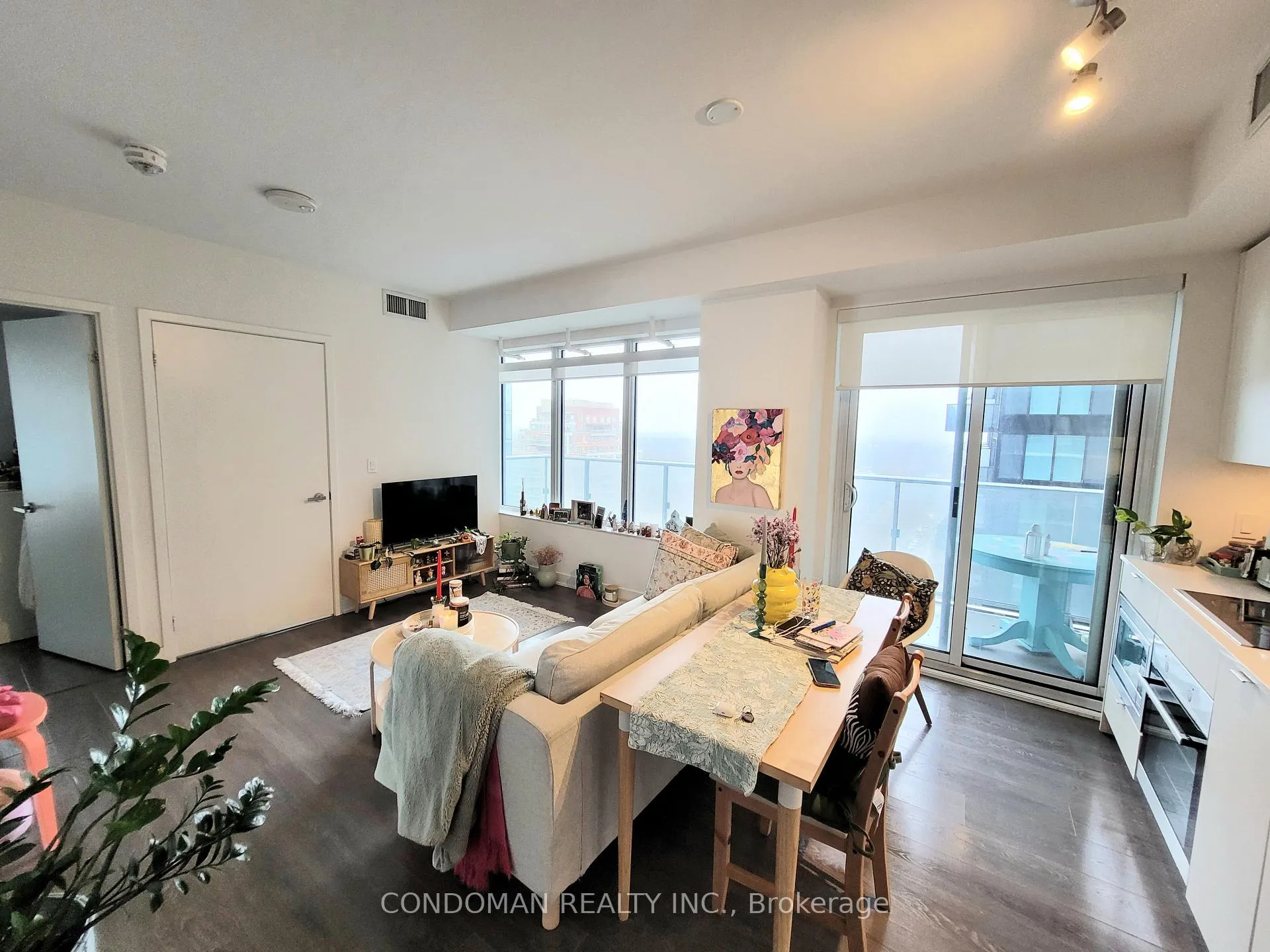 Photo 1 of Unit 1703, 99 Broadway Avenue, Toronto, Mount Pleasant West — HOMEH