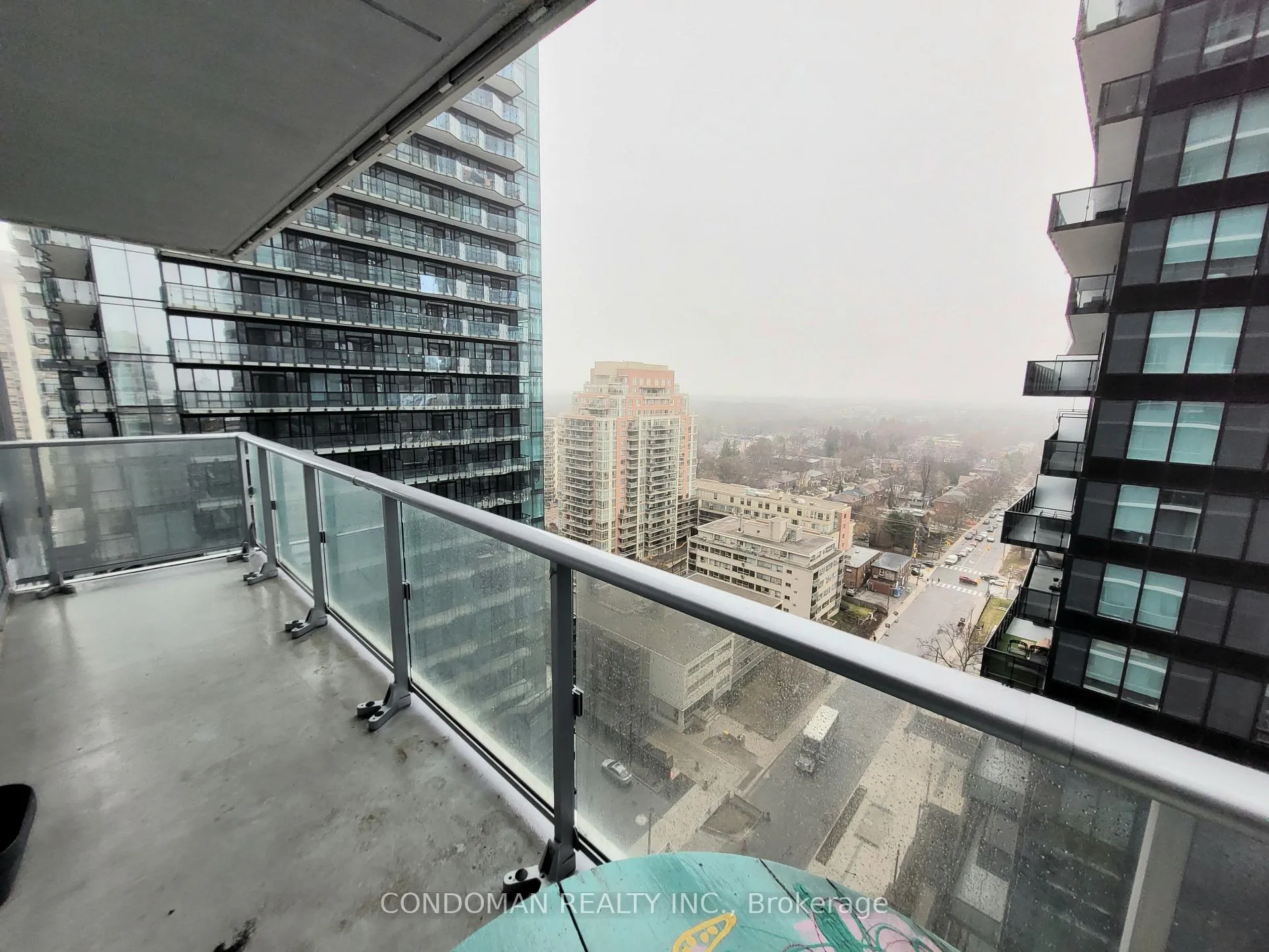 Photo 5 of Unit 1703, 99 Broadway Avenue, Toronto, Mount Pleasant West — HOMEH