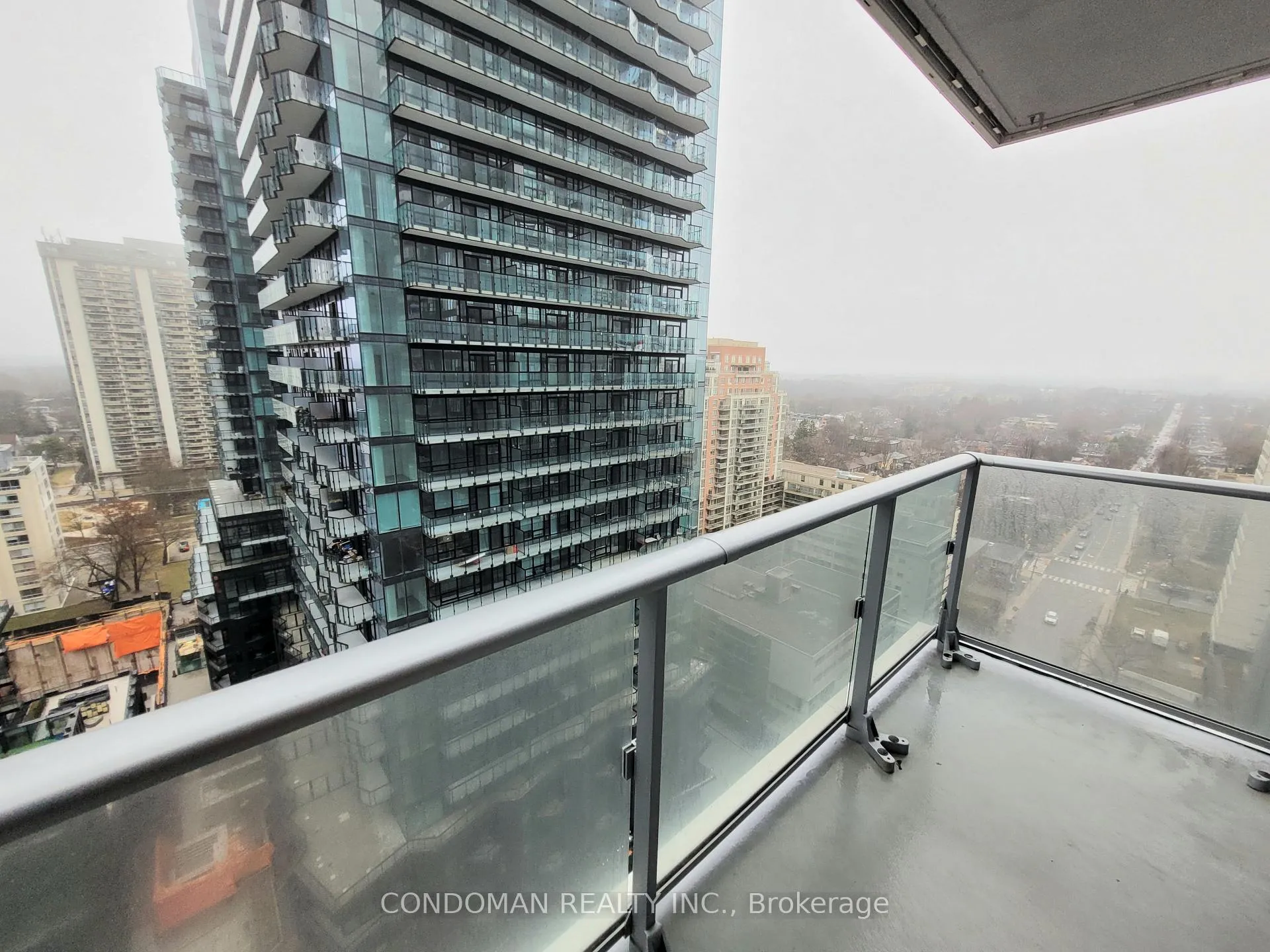 Photo 11 of Unit 1703, 99 Broadway Avenue, Toronto, Mount Pleasant West — HOMEH