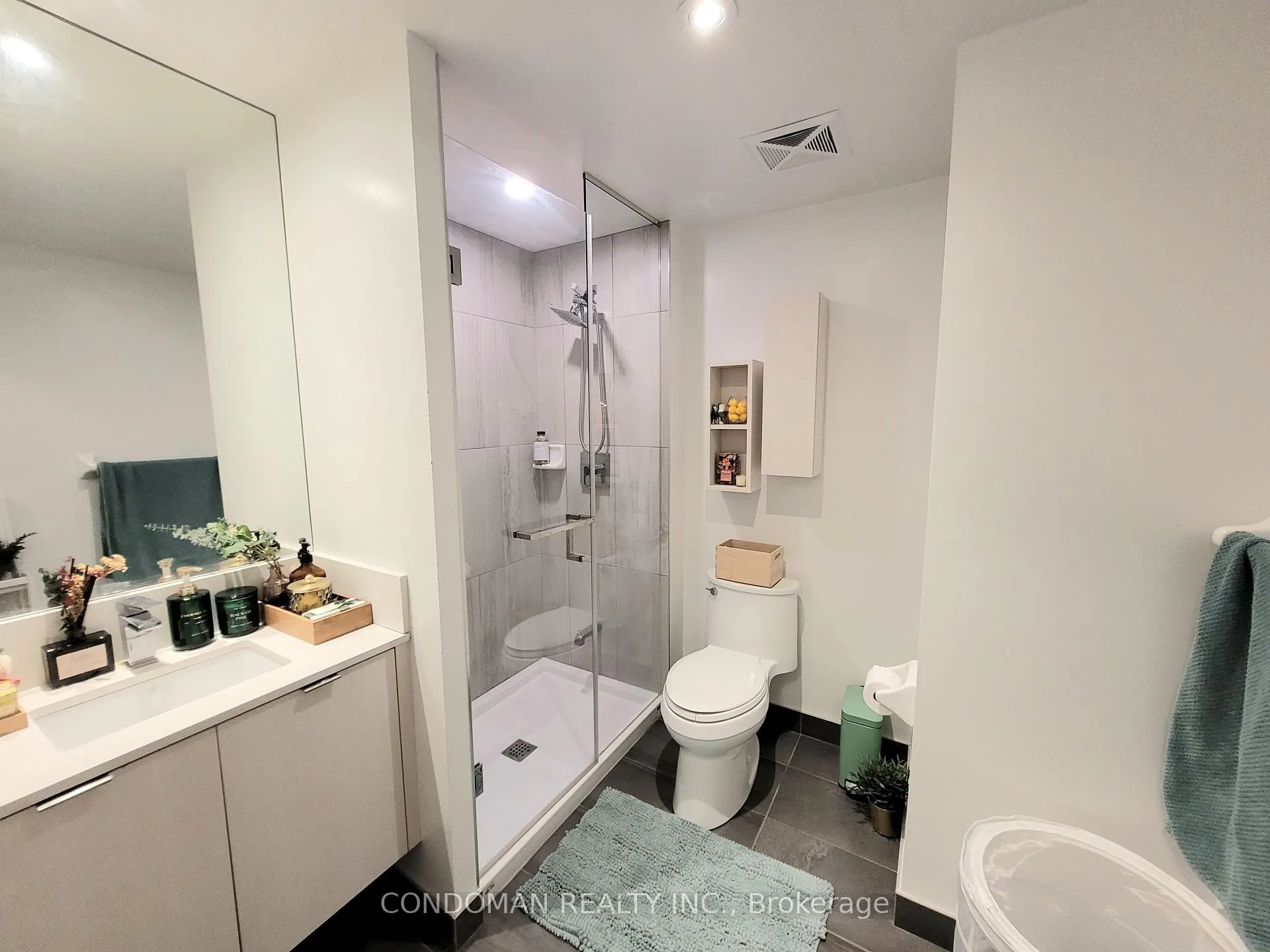 Photo 15 of Unit 1703, 99 Broadway Avenue, Toronto, Mount Pleasant West — HOMEH
