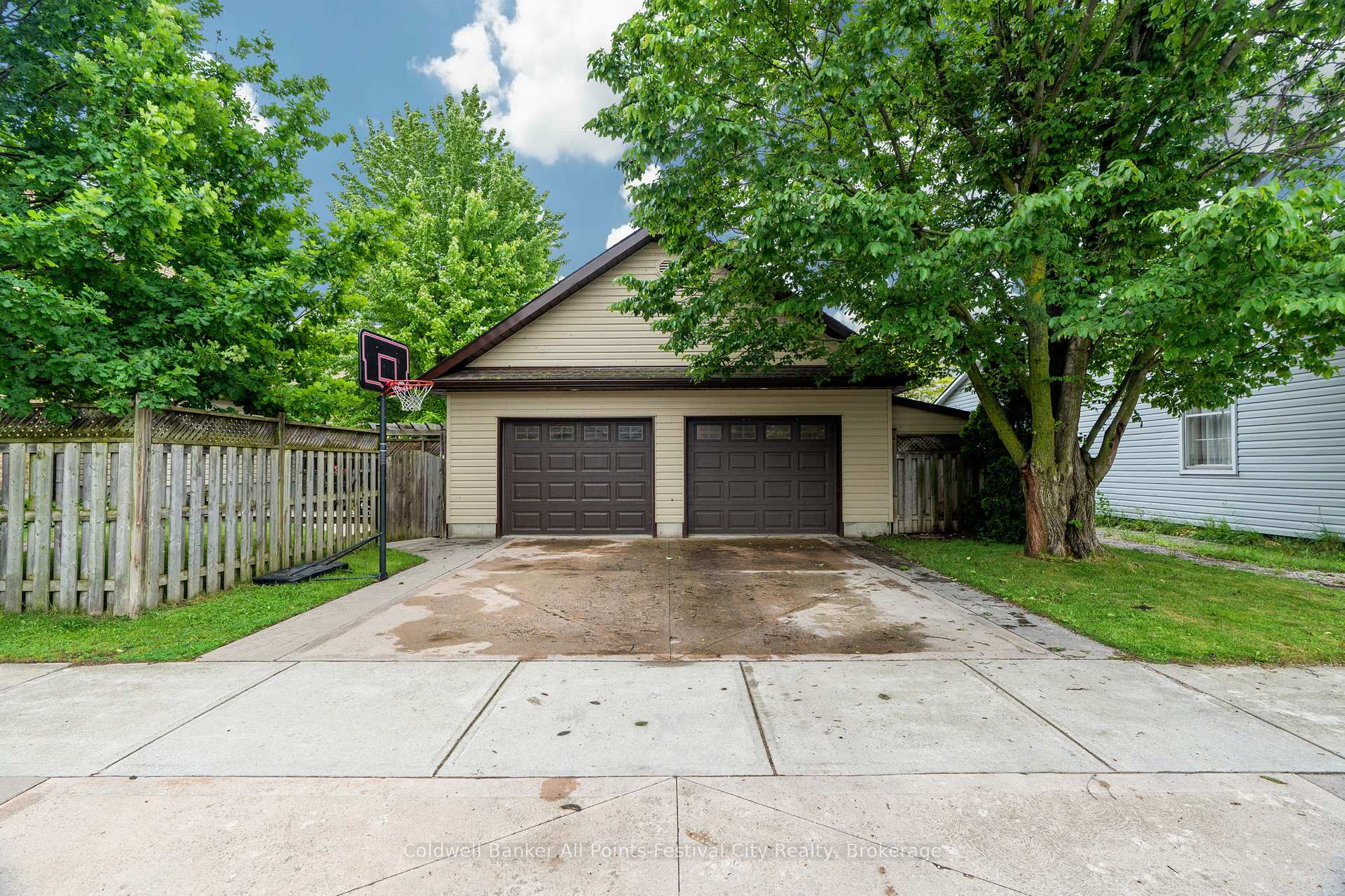 Photo 3 of 32 Cambria Road S, Goderich, Goderich (Town) — HOMEH