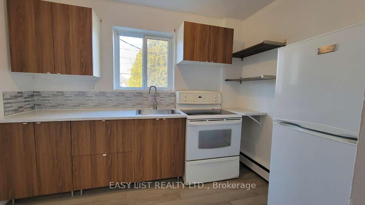 Photo 3 of Unit 16, 8650 Wyandotte Street E, Windsor — HOMEH