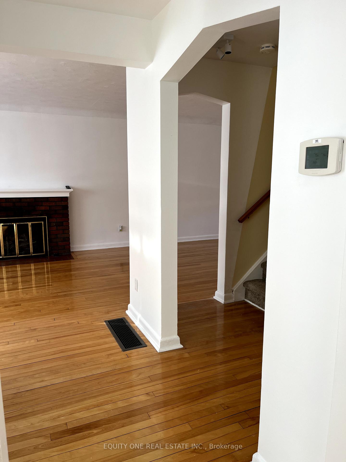 Photo 3 of 677 Weston Drive, Ottawa, Elmvale Acres — HOMEH