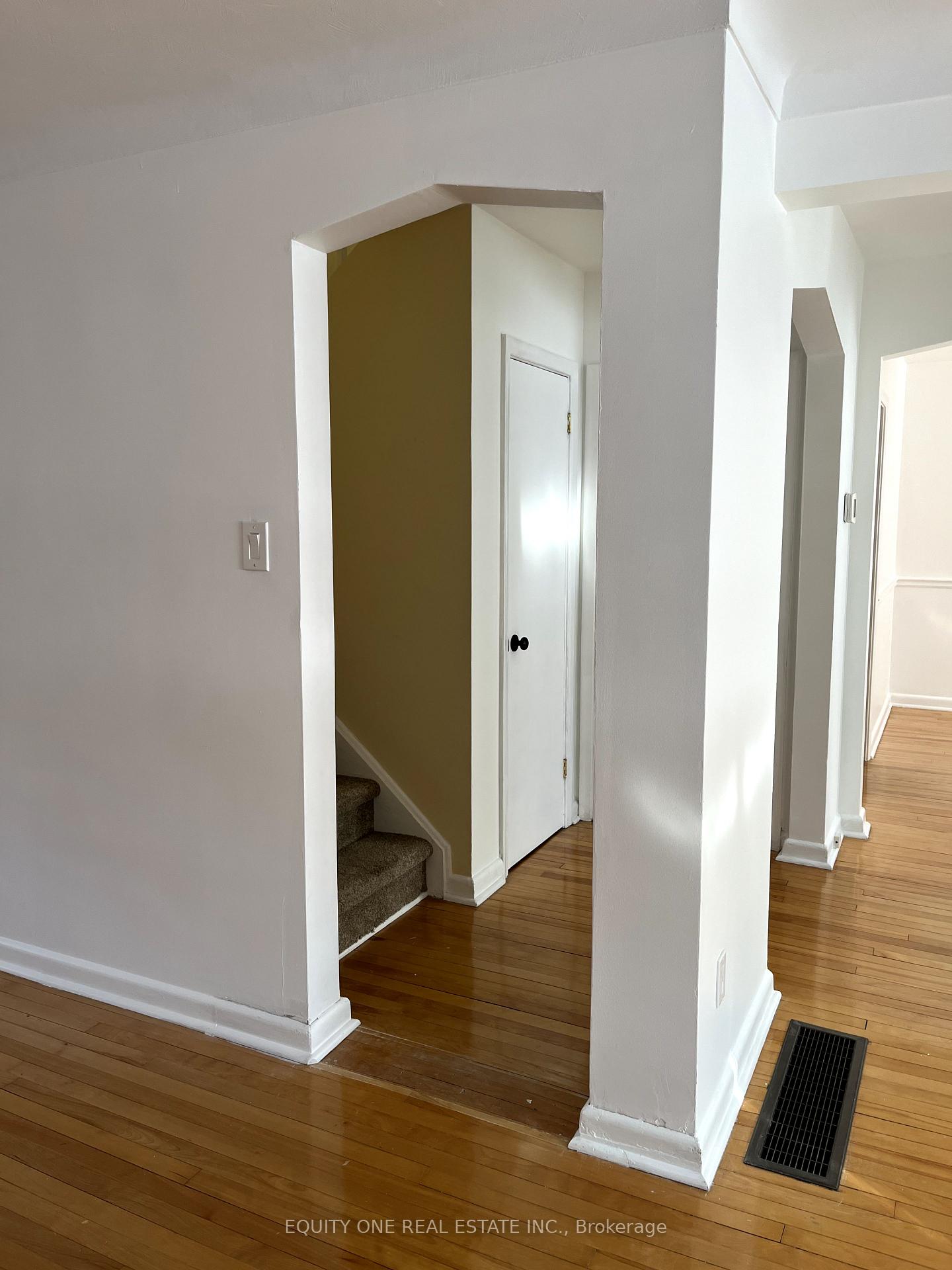 Photo 5 of 677 Weston Drive, Ottawa, Elmvale Acres — HOMEH