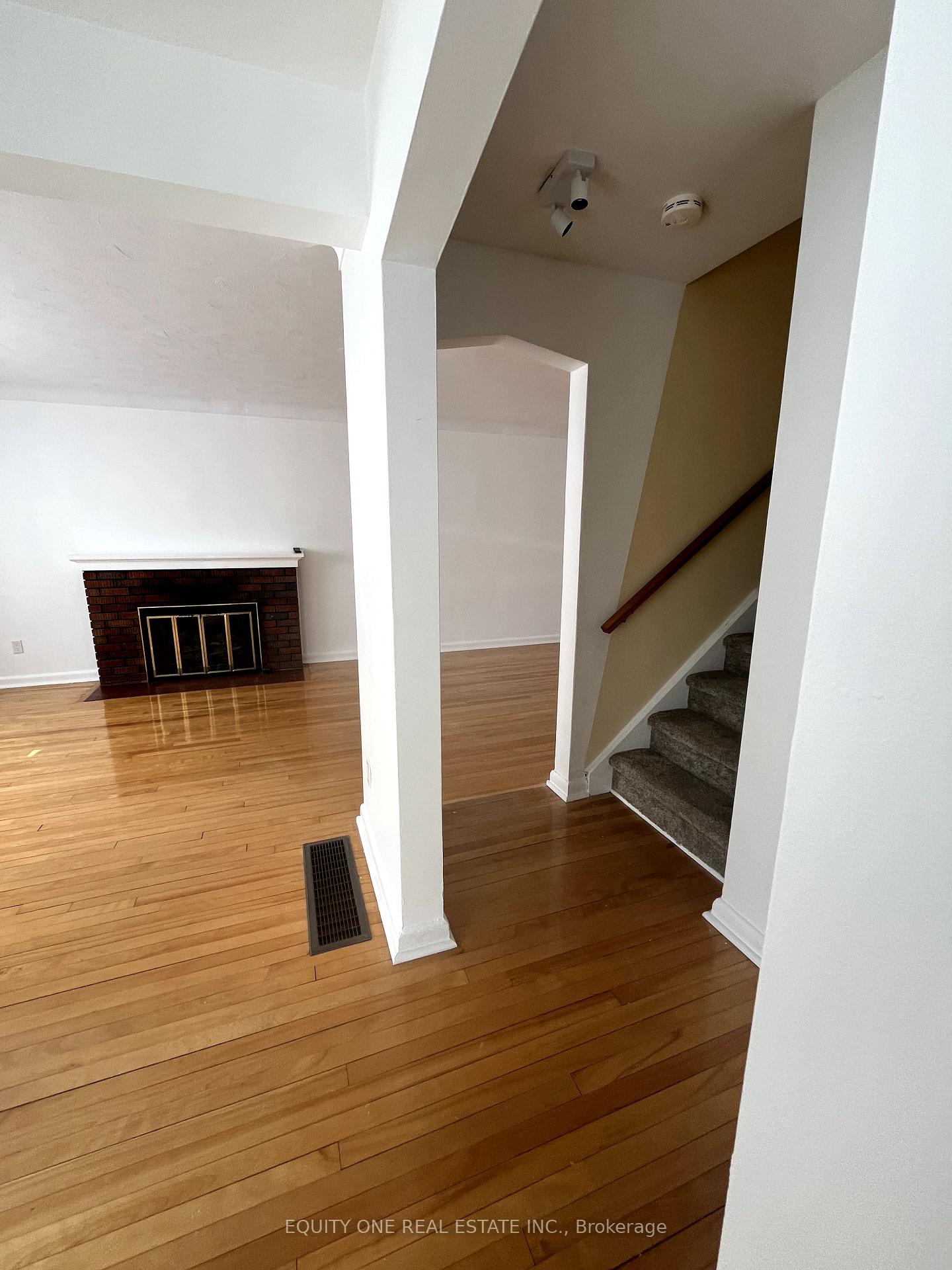 Photo 12 of 677 Weston Drive, Ottawa, Elmvale Acres — HOMEH