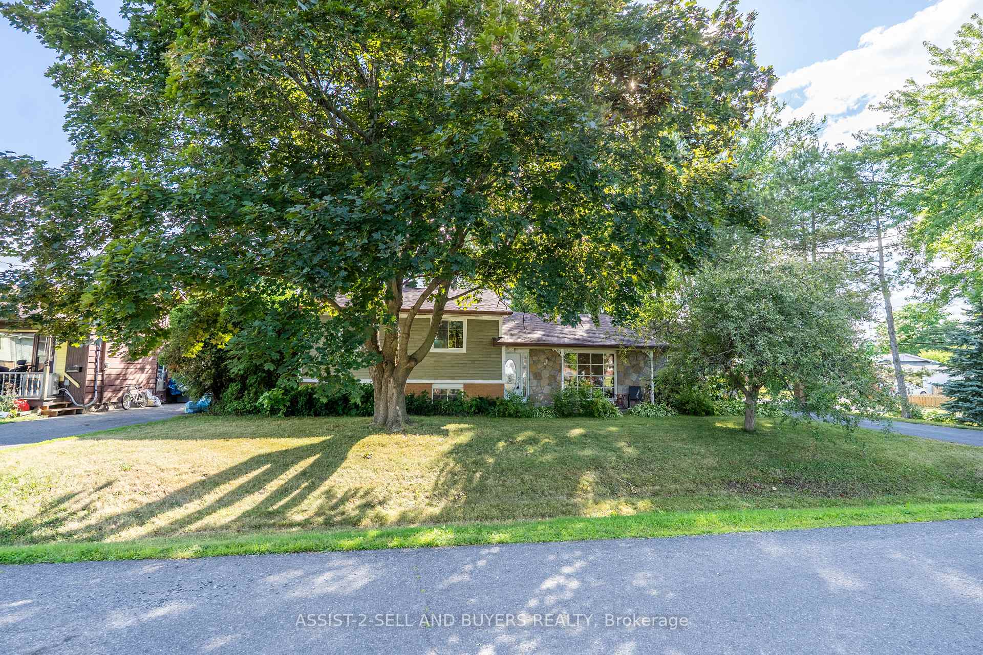 Photo 2 of 3230 Cadeb Avenue, Cornwall — HOMEH