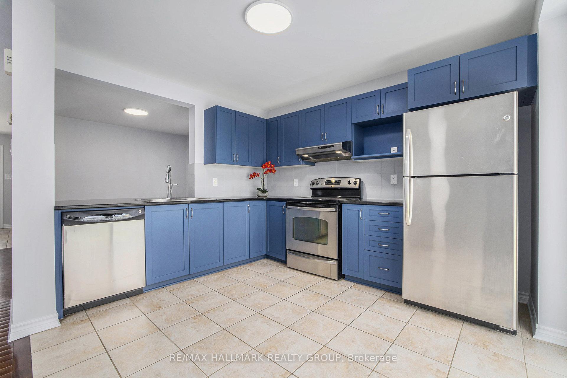 Photo 11 of 548 Paul Metivier Drive, Ottawa, Barrhaven - Strandherd — HOMEH