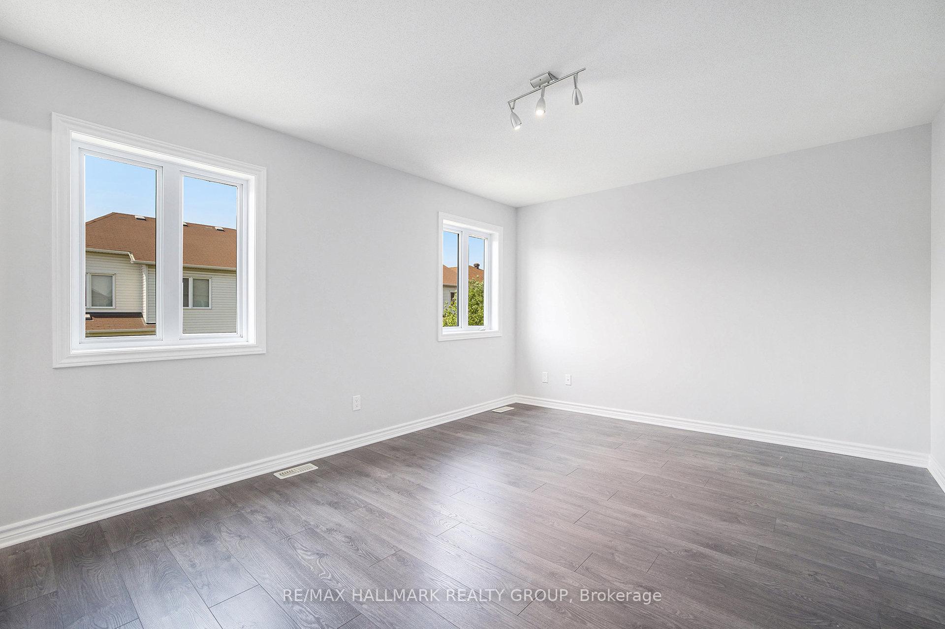 Photo 16 of 548 Paul Metivier Drive, Ottawa, Barrhaven - Strandherd — HOMEH