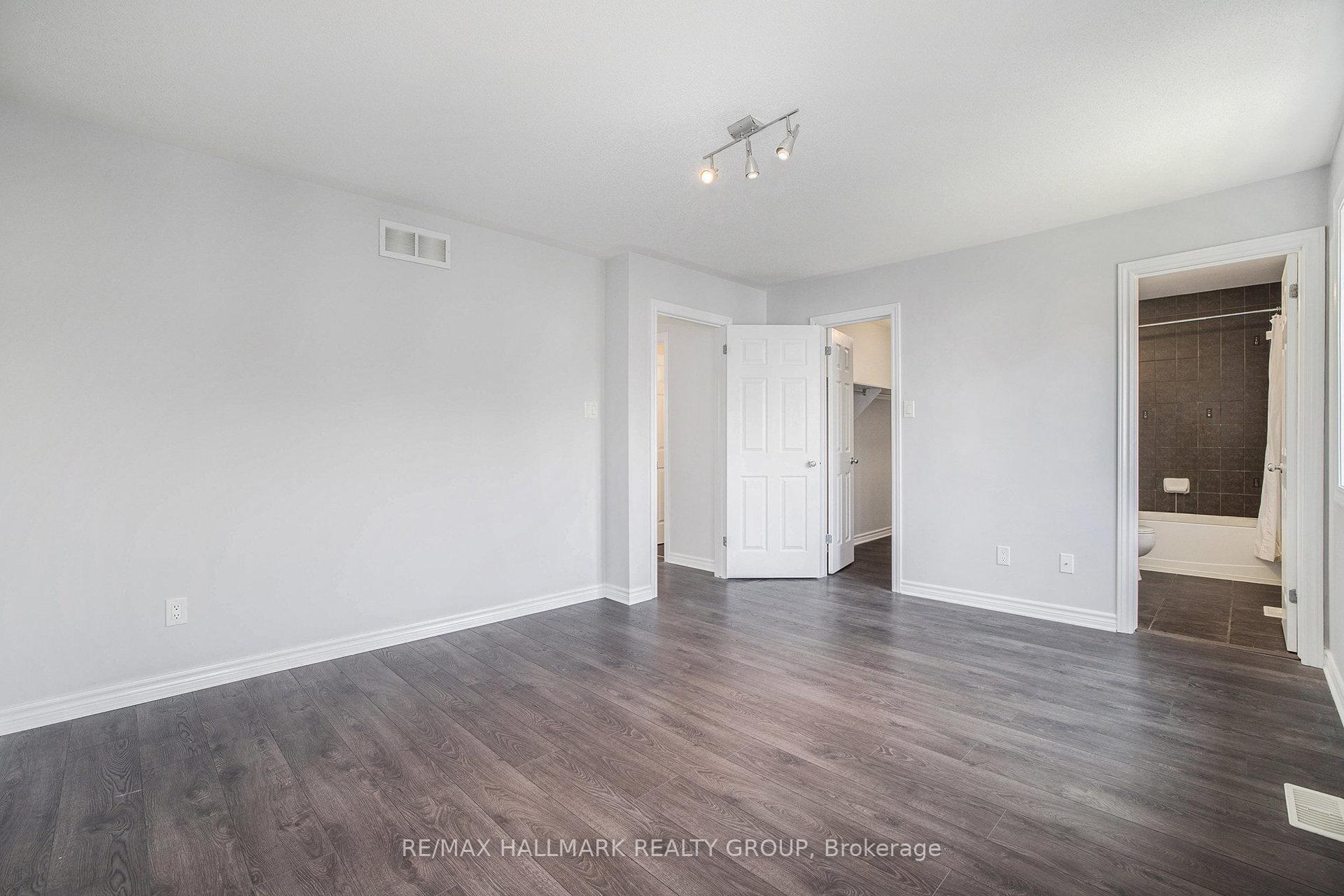 Photo 17 of 548 Paul Metivier Drive, Ottawa, Barrhaven - Strandherd — HOMEH