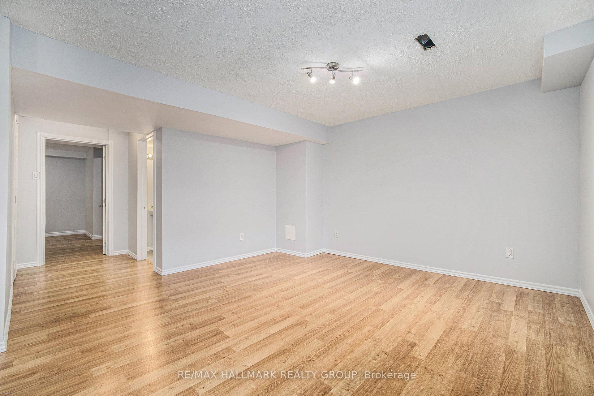 Photo 24 of 548 Paul Metivier Drive, Ottawa, Barrhaven - Strandherd — HOMEH