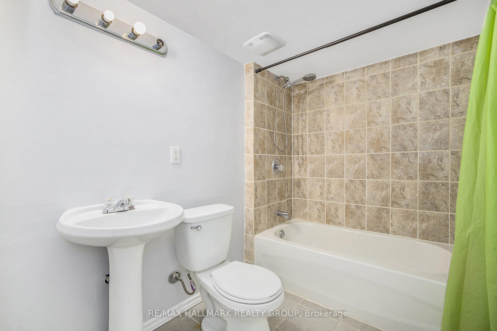 Photo 25 of 548 Paul Metivier Drive, Ottawa, Barrhaven - Strandherd — HOMEH