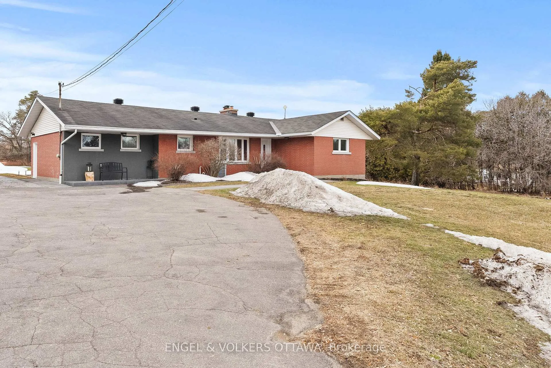 Photo 2 of 4624 Albion Road, Ottawa, Riverside South — HOMEH