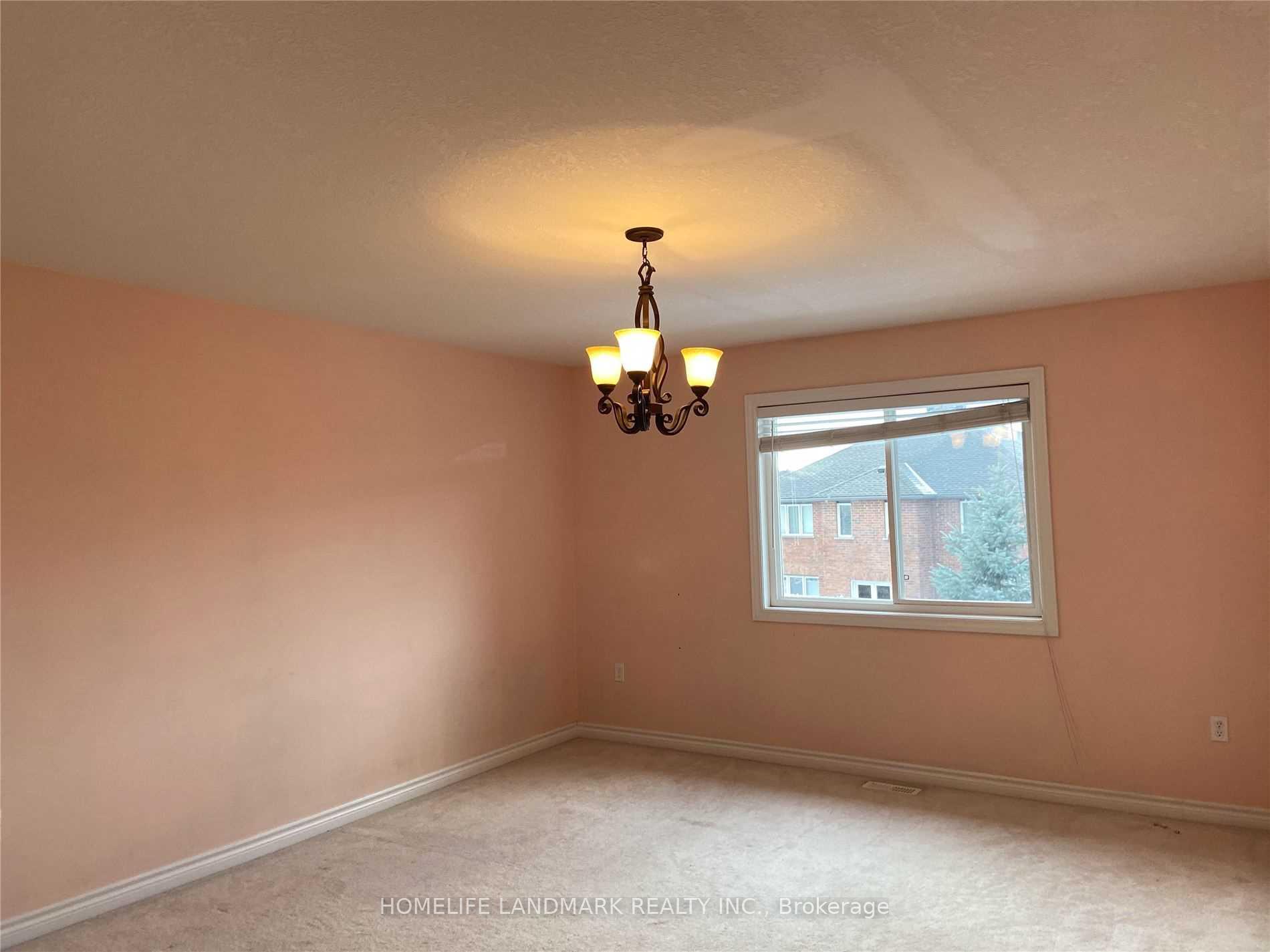 Photo 8 of 70 Prince William Way, Barrie, Innis-Shore — HOMEH
