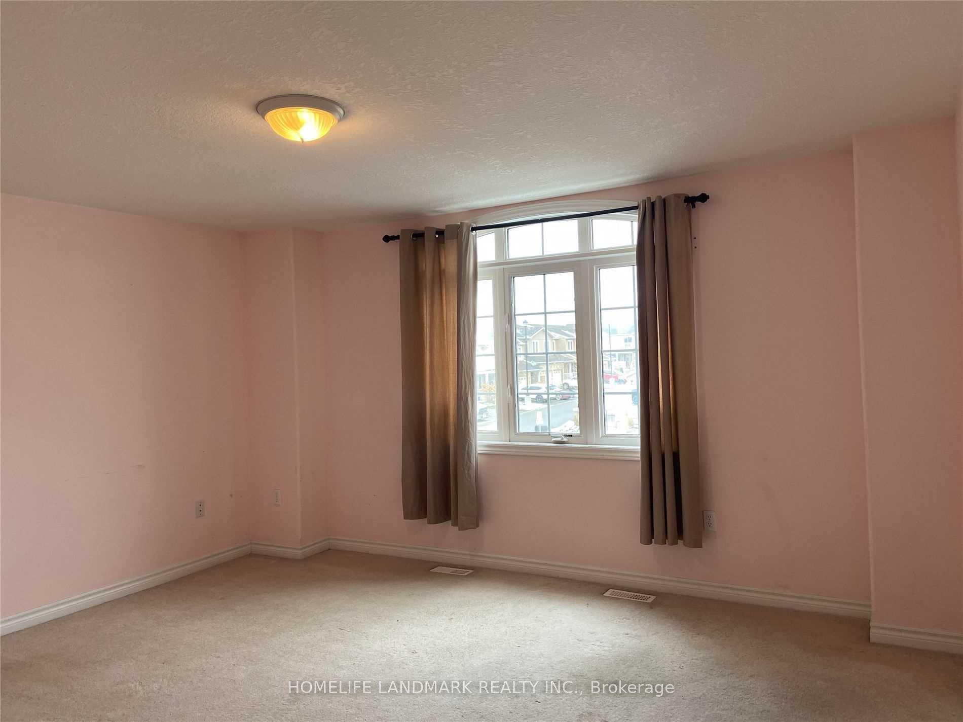 Photo 10 of 70 Prince William Way, Barrie, Innis-Shore — HOMEH