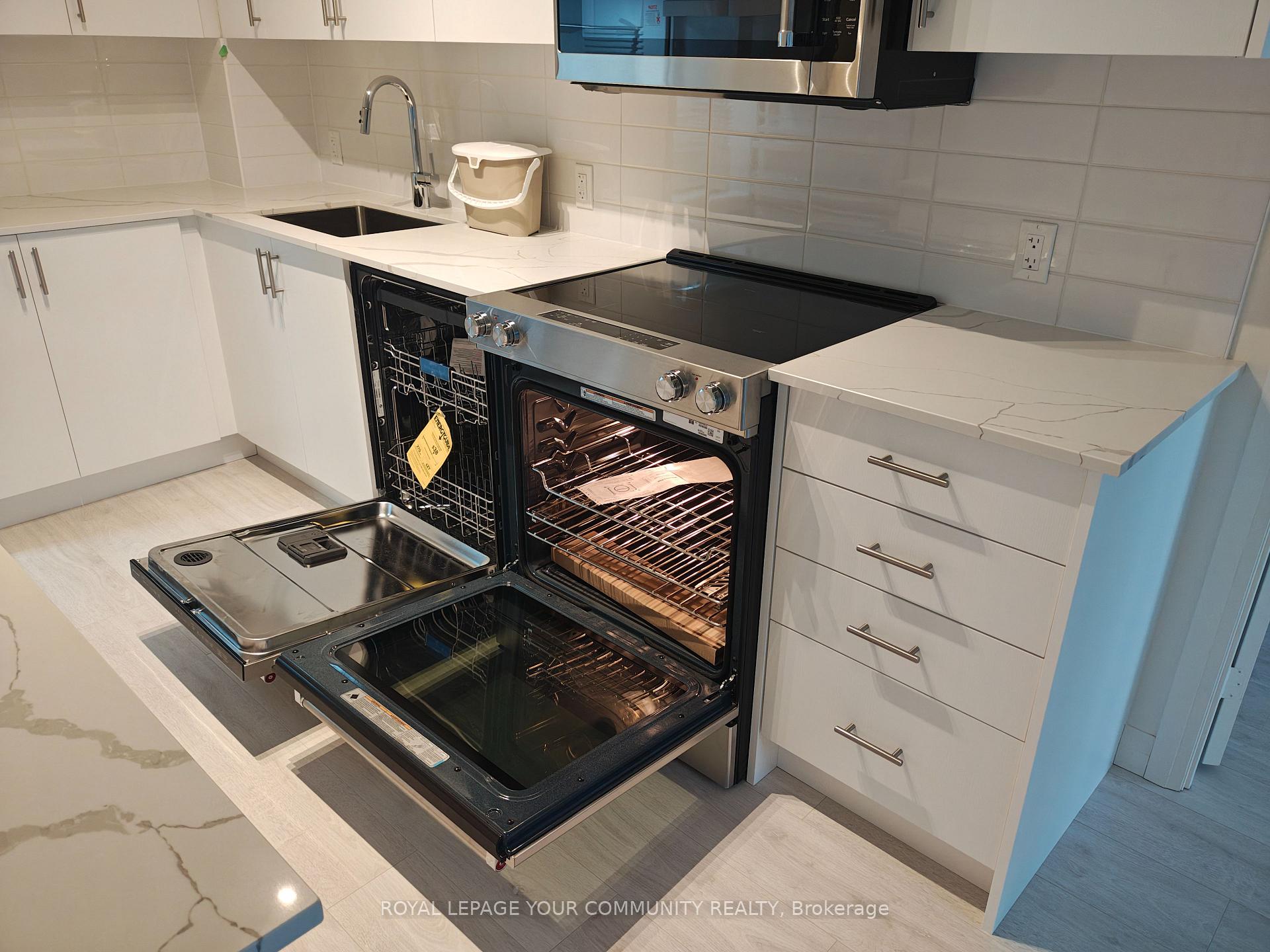 Photo 17 of Unit 419, 8960 Jane Street, Vaughan, Vellore Village — HOMEH