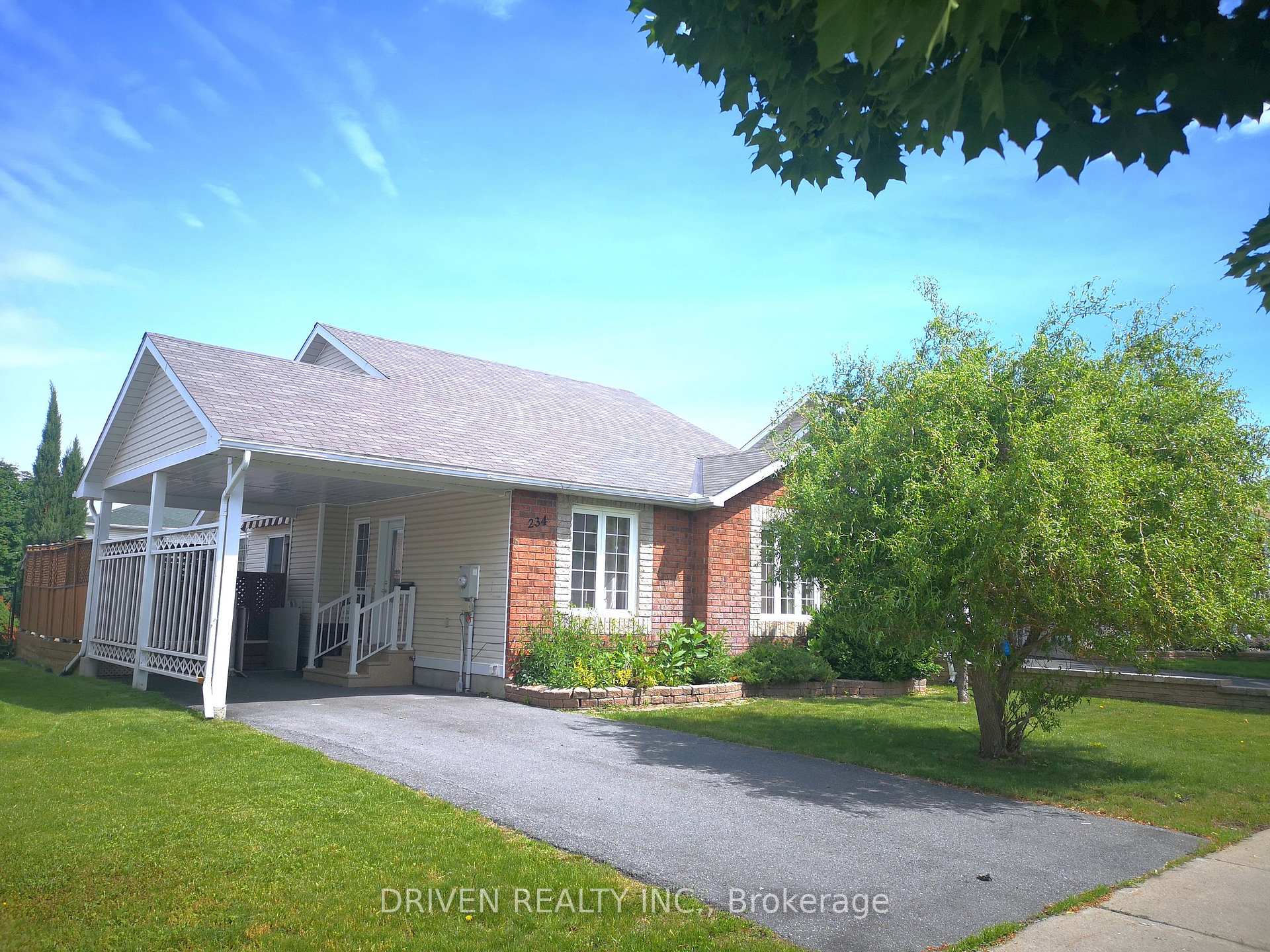 Photo 3 of 234 Hemlock Crescent, Cornwall — HOMEH