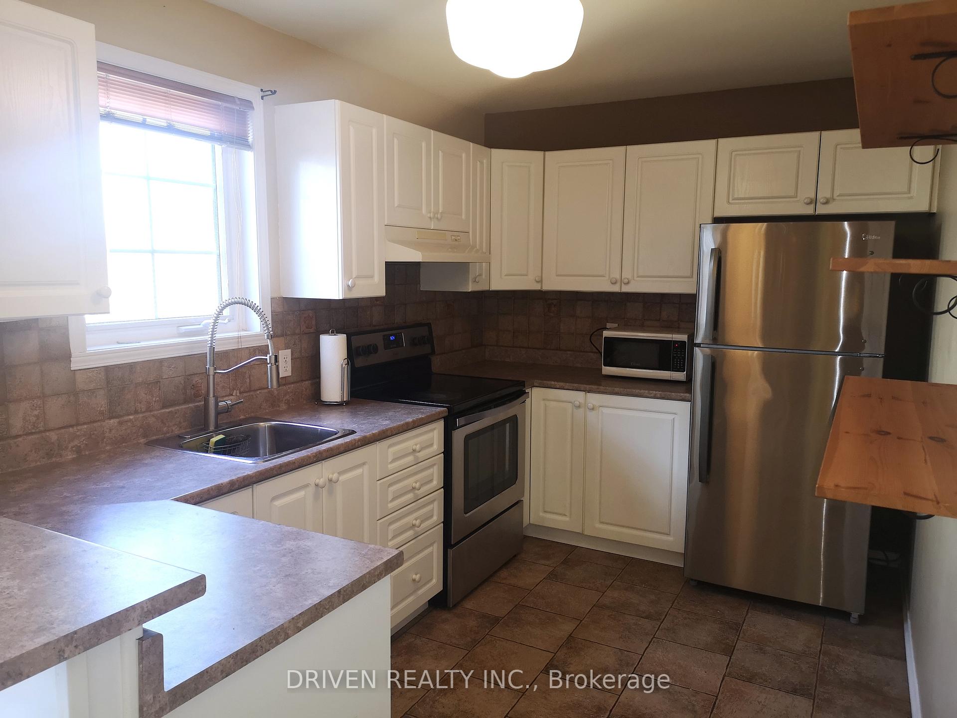Photo 8 of 234 Hemlock Crescent, Cornwall — HOMEH
