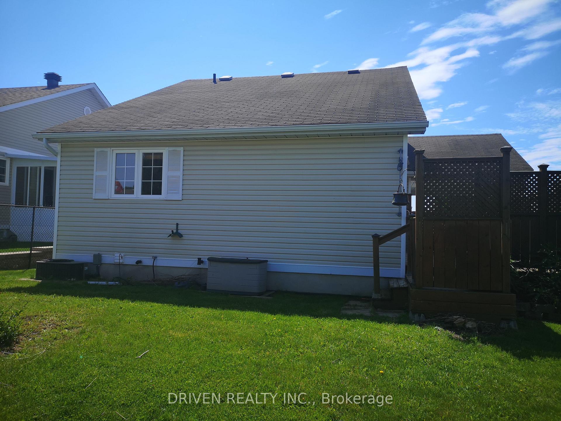 Photo 14 of 234 Hemlock Crescent, Cornwall — HOMEH