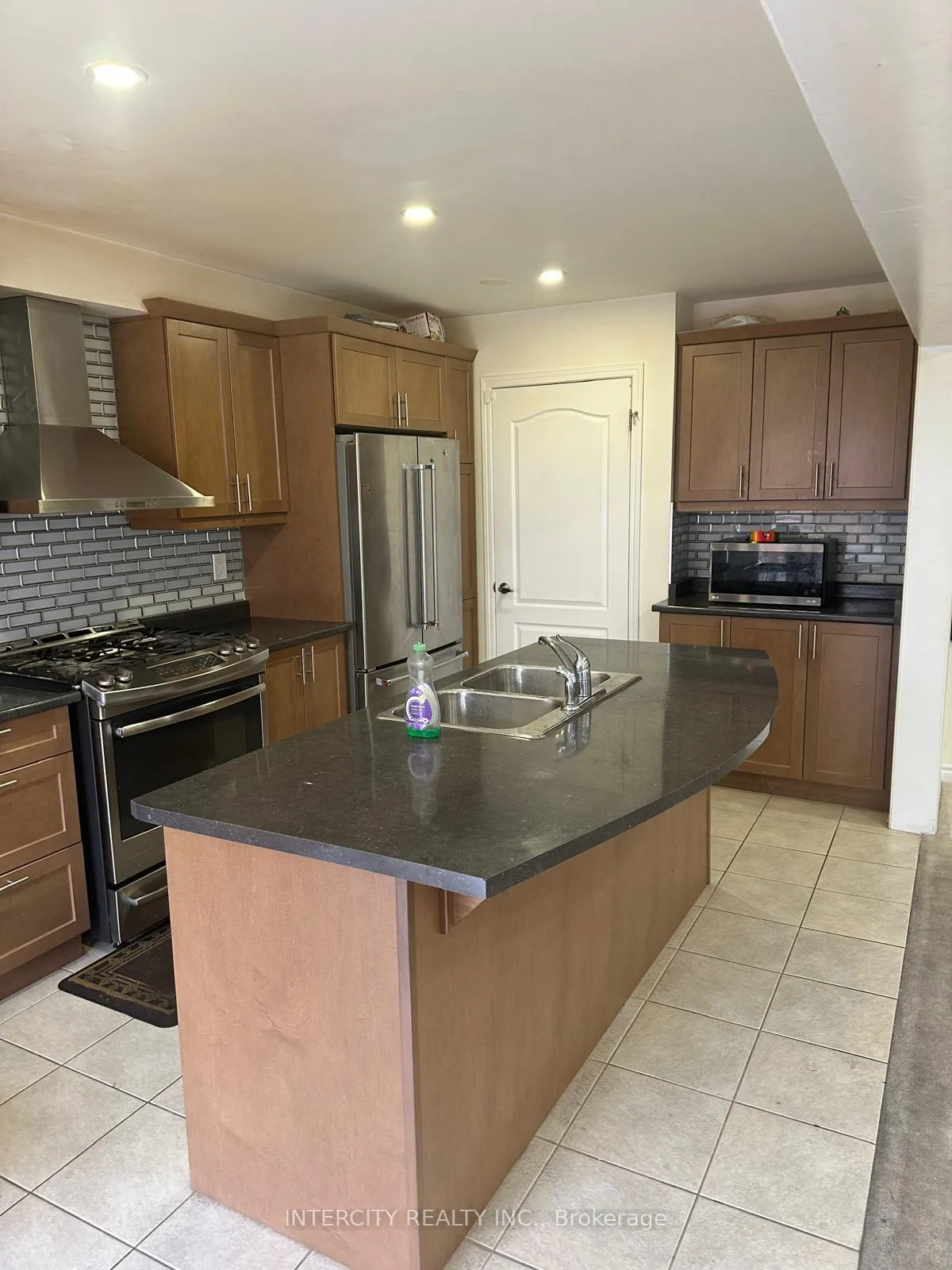 Photo 3 of 30 Stedford Crescent, Brampton, Northwest Brampton — HOMEH
