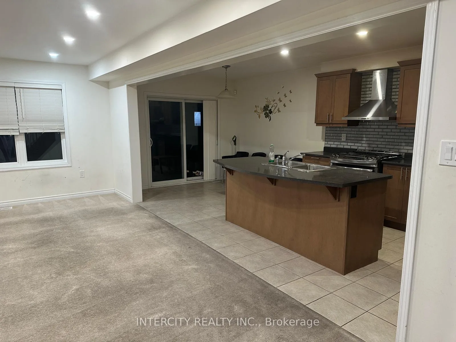 Photo 7 of 30 Stedford Crescent, Brampton, Northwest Brampton — HOMEH