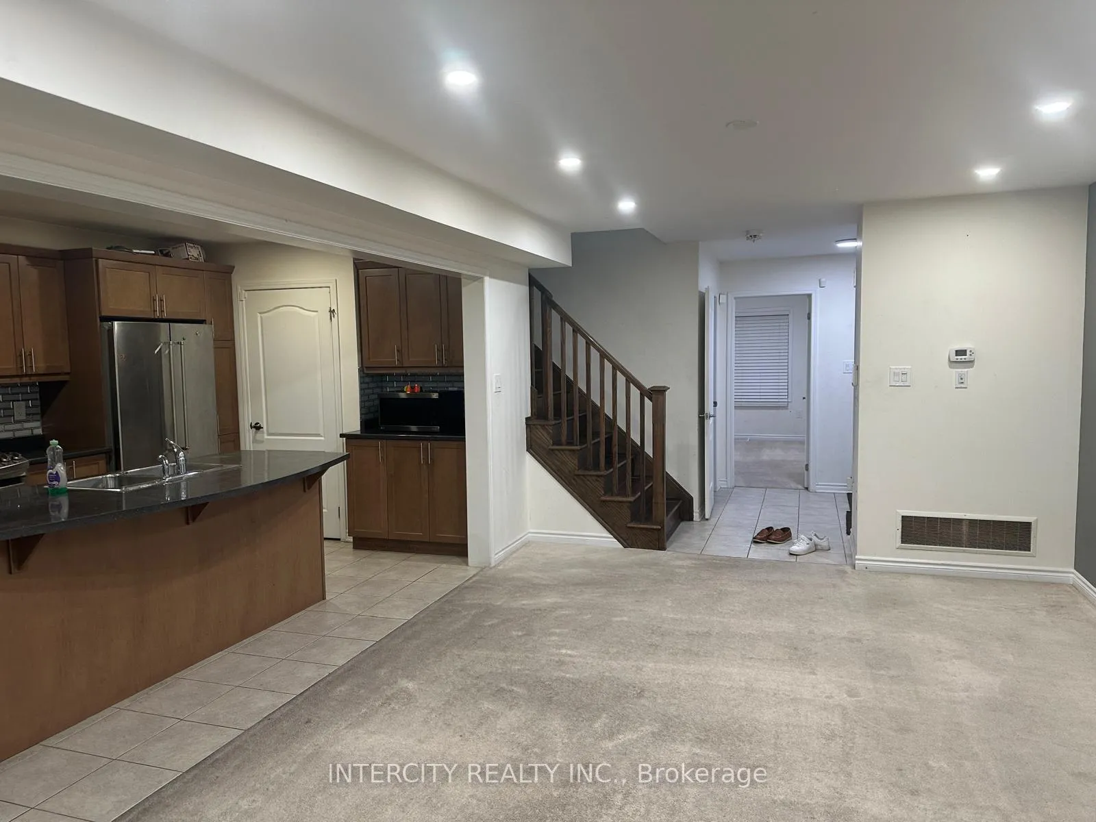 Photo 9 of 30 Stedford Crescent, Brampton, Northwest Brampton — HOMEH