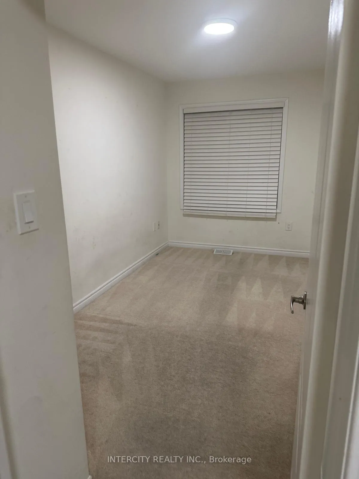 Photo 10 of 30 Stedford Crescent, Brampton, Northwest Brampton — HOMEH